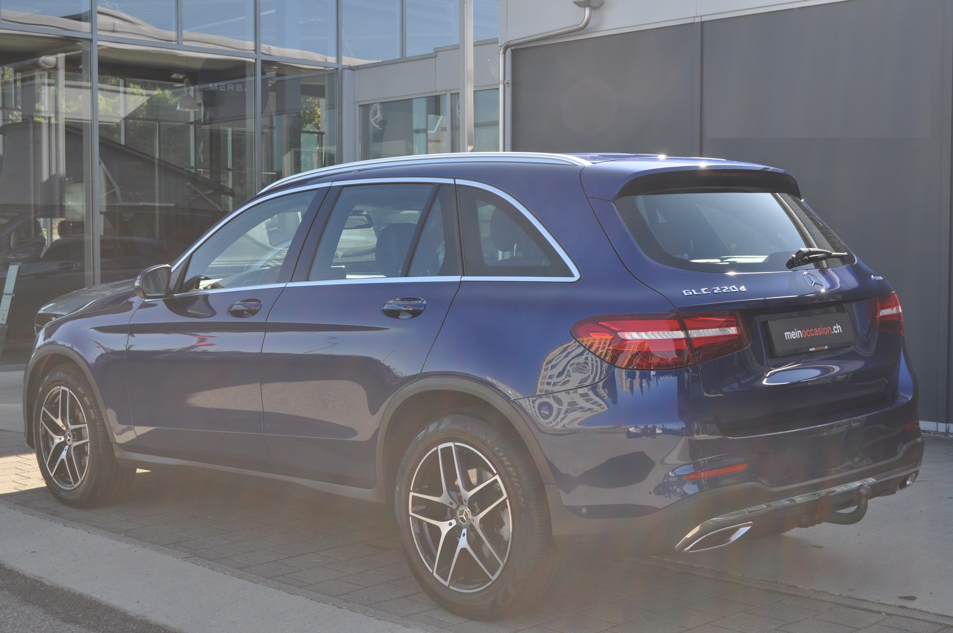 MERCEDES-BENZ GLC 220 d 4Matic AMG Line-image-3