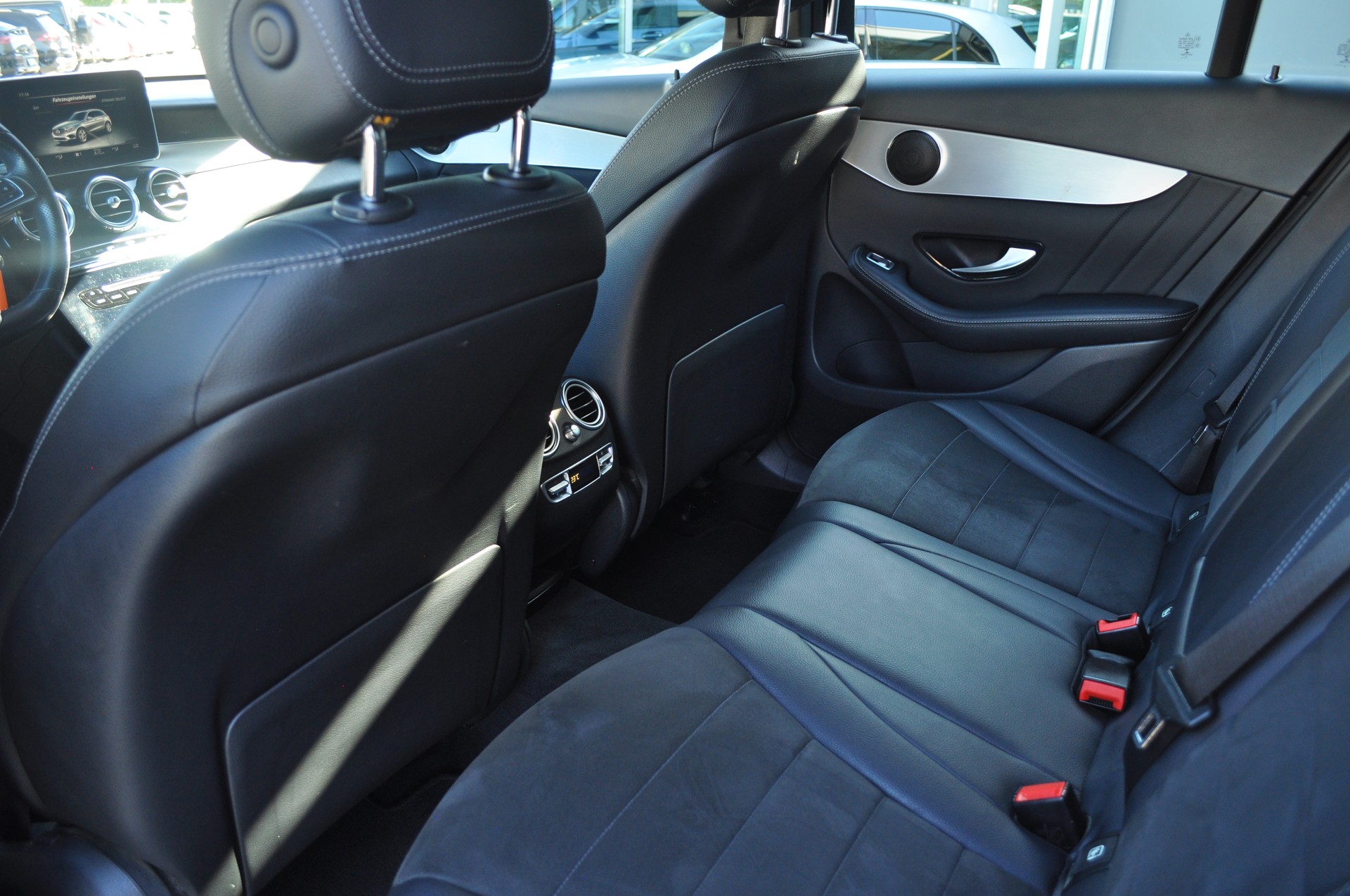 MERCEDES-BENZ GLC 220 d 4Matic AMG Line-image-9