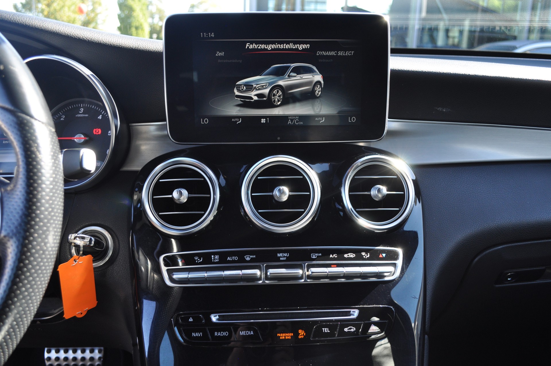 MERCEDES-BENZ GLC 220 d 4Matic AMG Line-image-12
