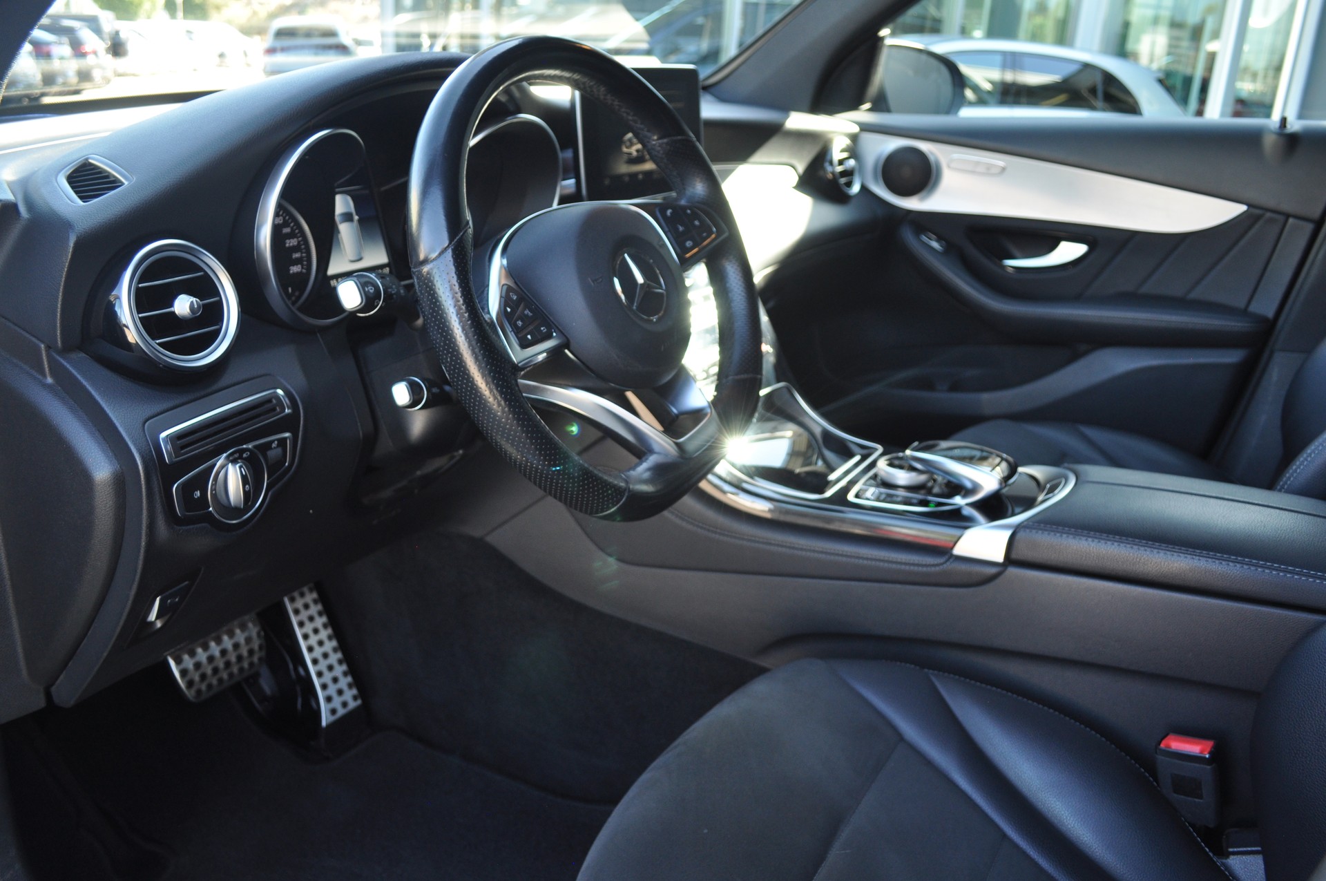 MERCEDES-BENZ GLC 220 d 4Matic AMG Line-image-8