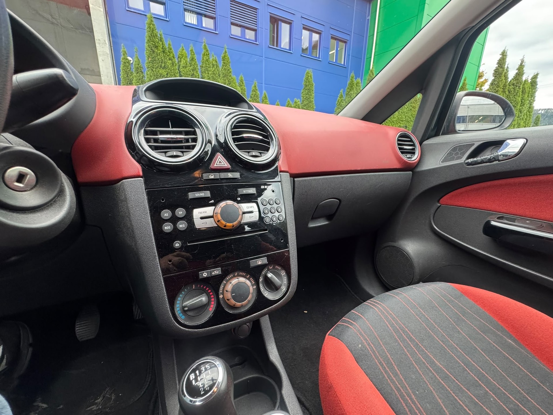 OPEL Corsa 1.2 TP Enjoy-image-11