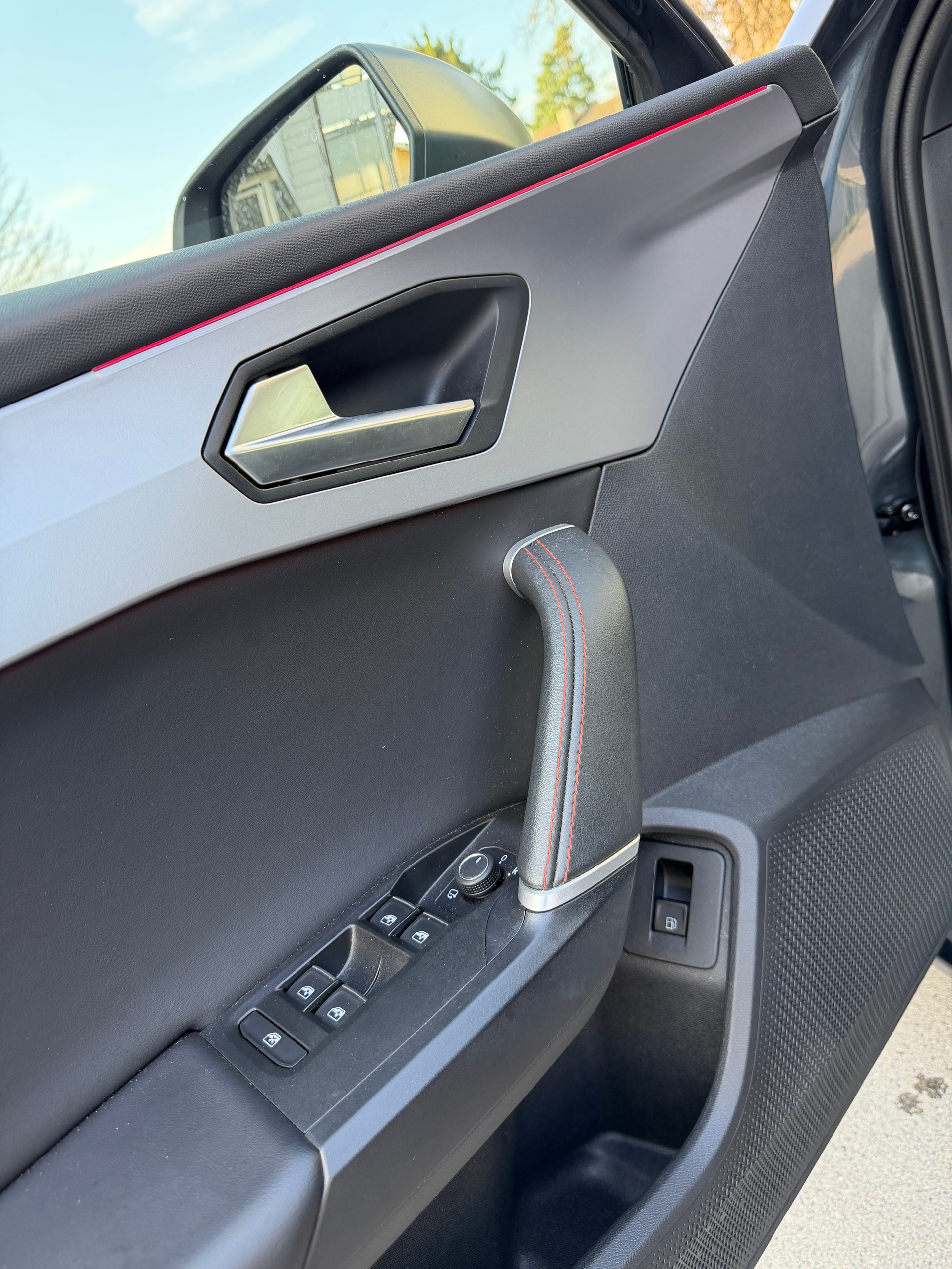 SEAT Leon 1.4 eHybrid pHEV DSG FR Vollausstattung-image-12