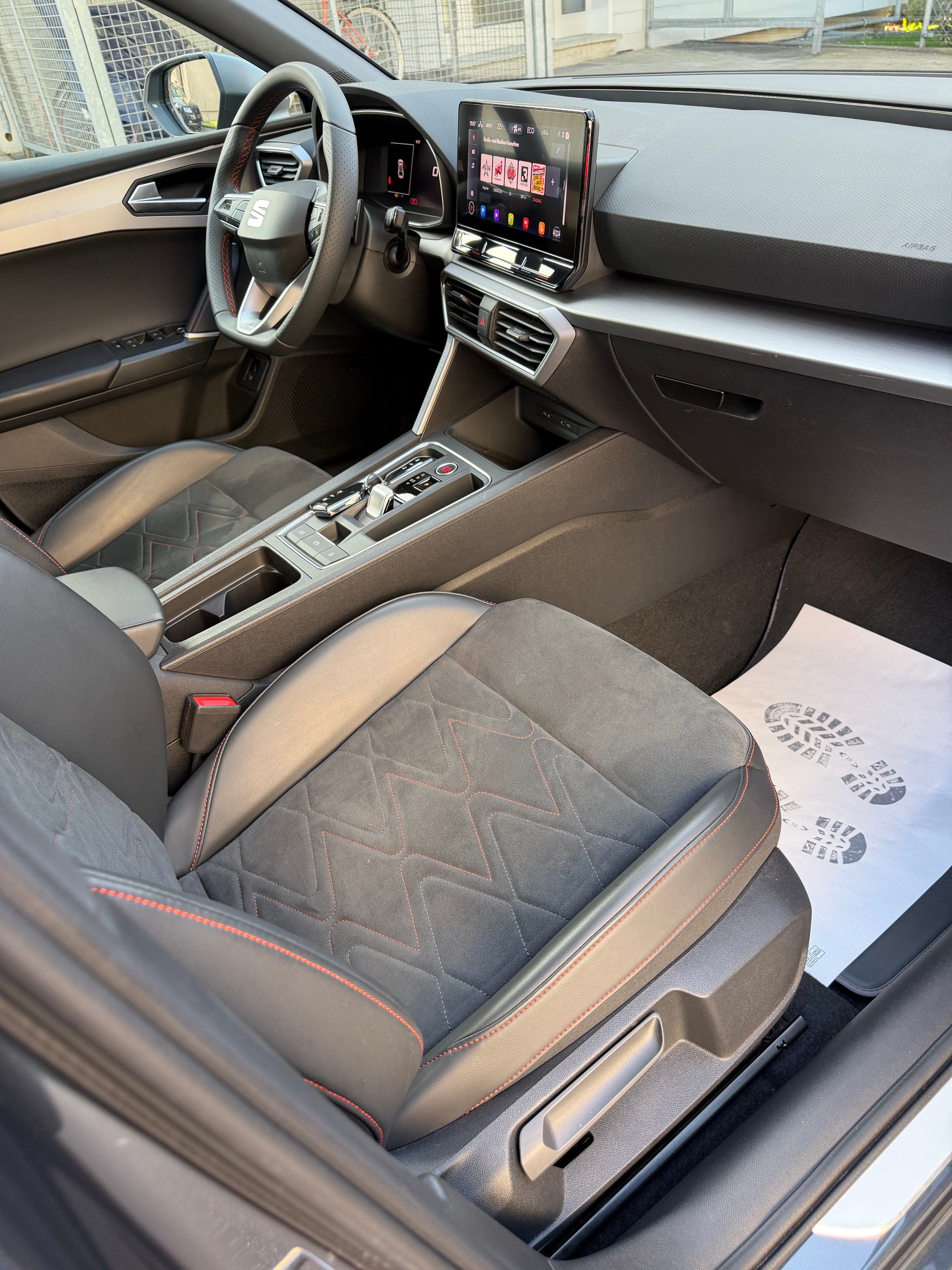 SEAT Leon 1.4 eHybrid pHEV DSG FR Vollausstattung-image-14