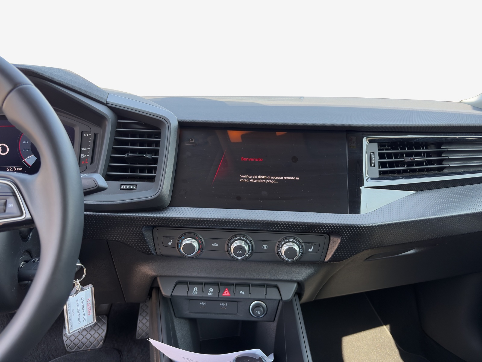 AUDI A1 Sportback 30 TFSI Attraction S-tronic-image-10