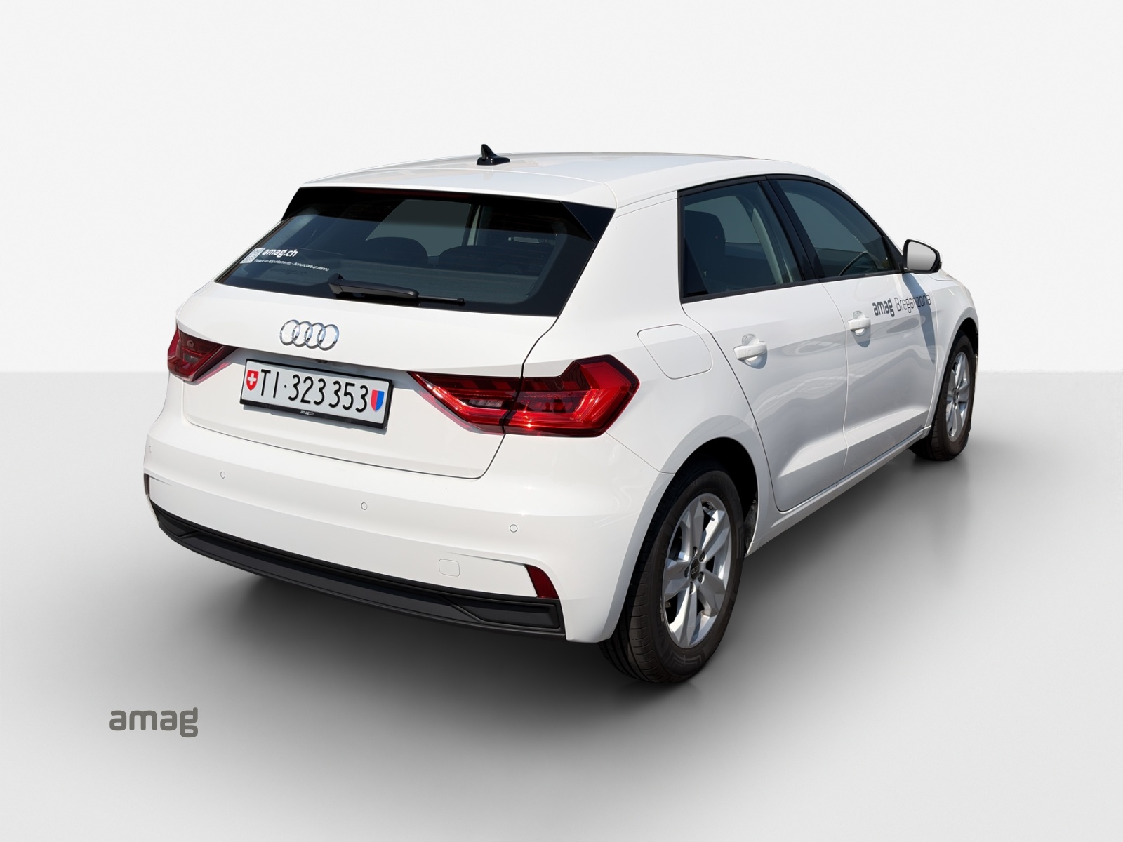 AUDI A1 Sportback 30 TFSI Attraction S-tronic-image-4