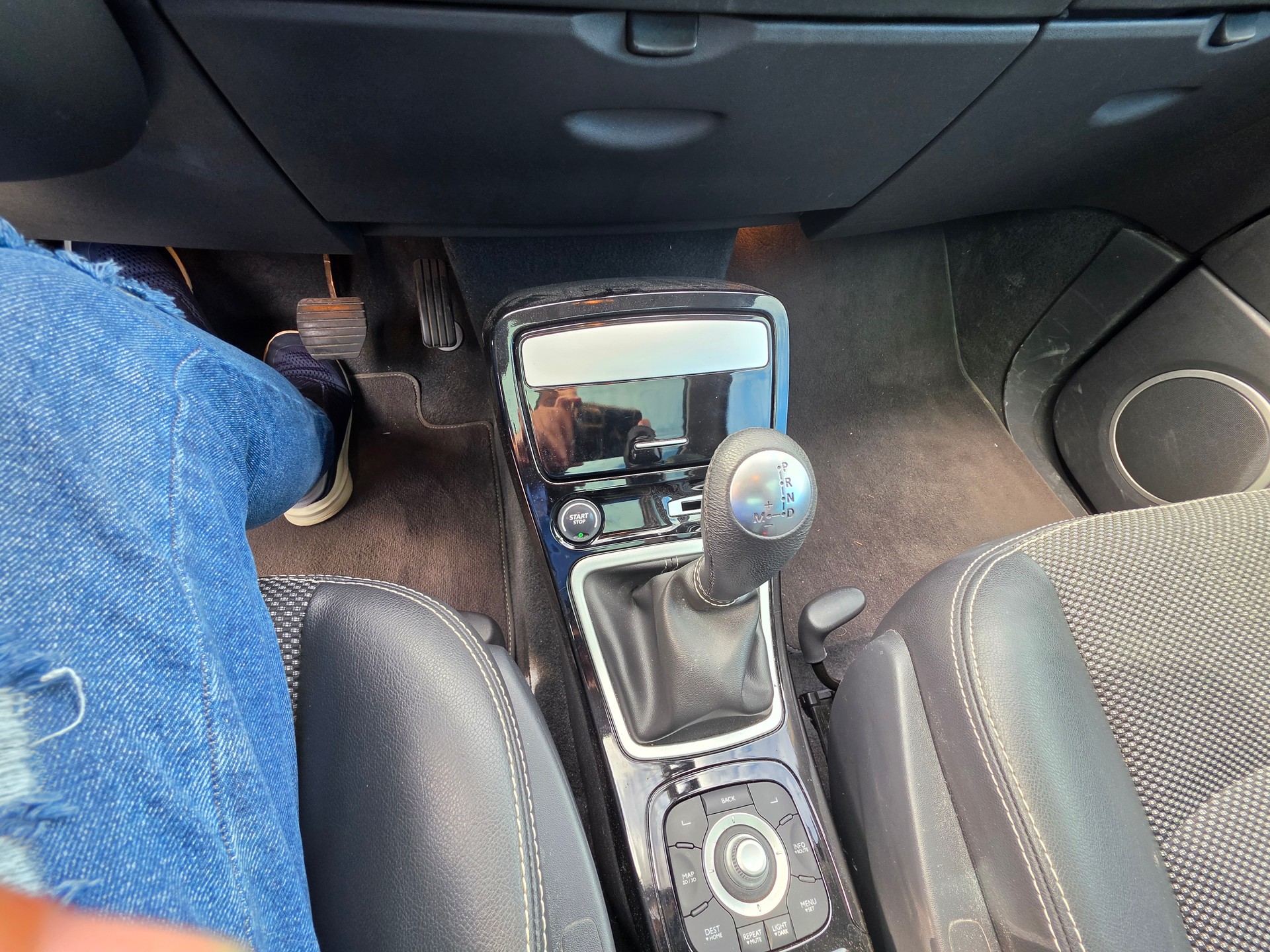 RENAULT Espace 2.0 dCi Dynamique Automatic-image-10