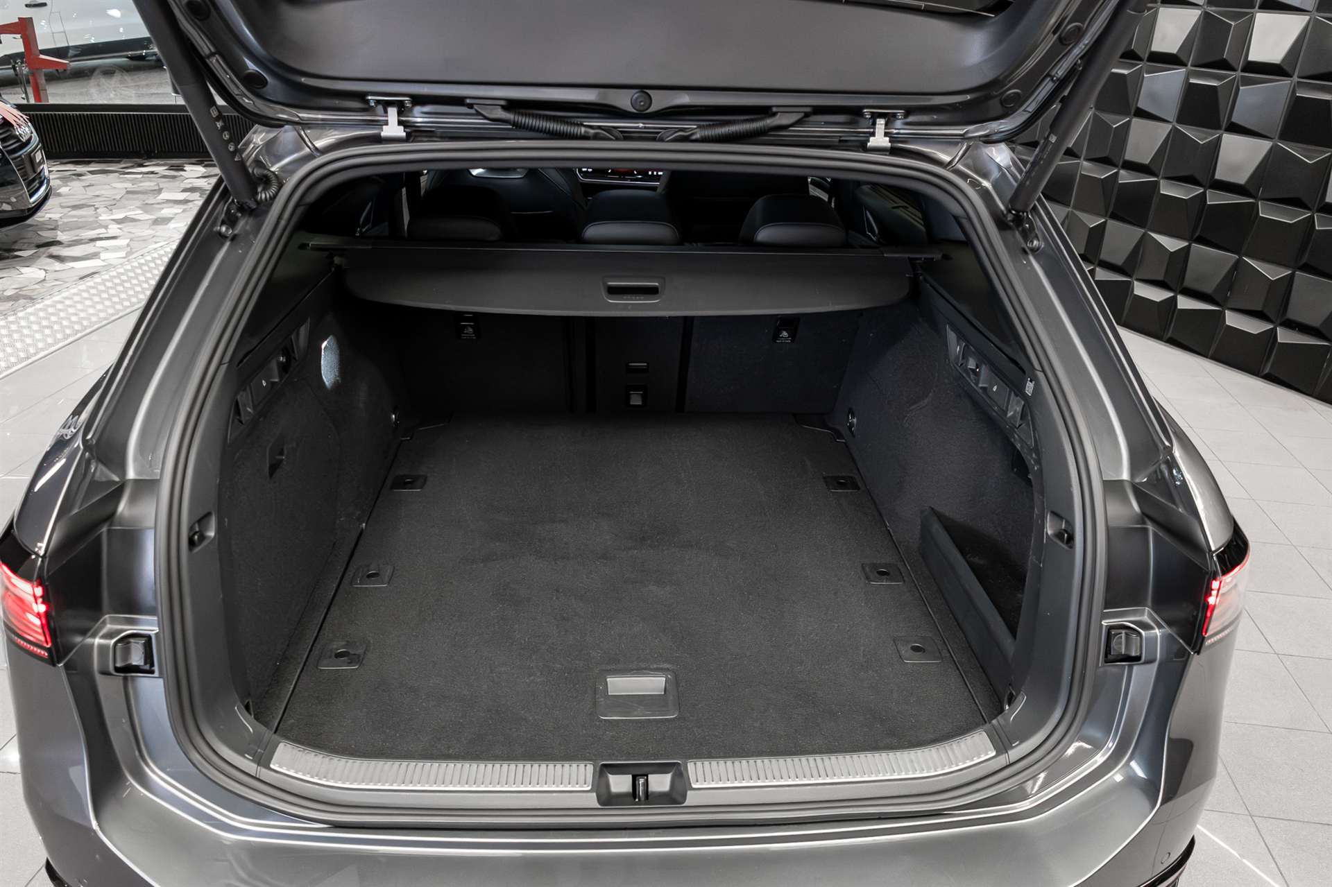 VW Passat Variant 2.0 TDI evo R-Line 4 Motion DSG-image-27