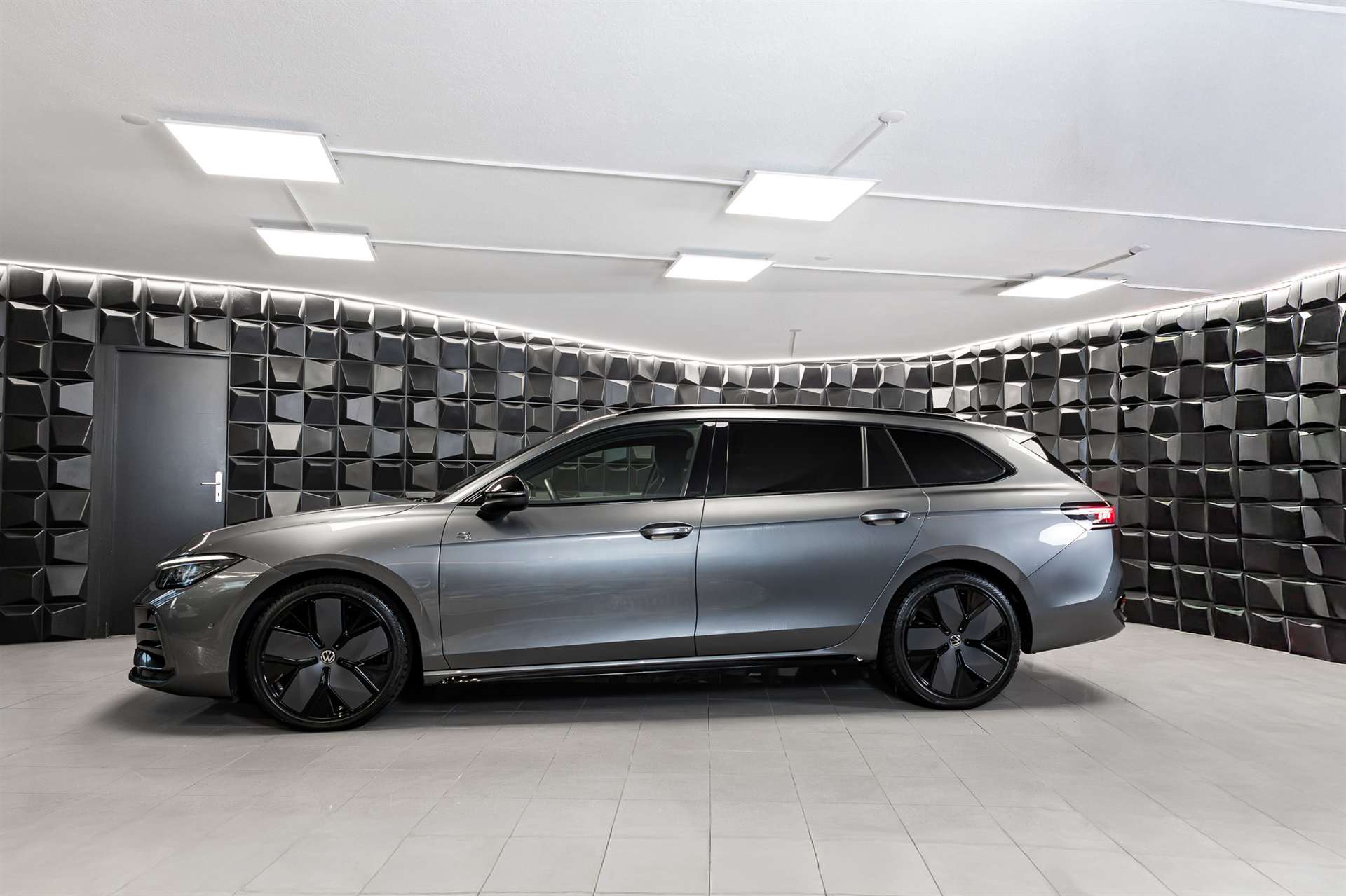 VW Passat Variant 2.0 TDI evo R-Line 4 Motion DSG-image-1