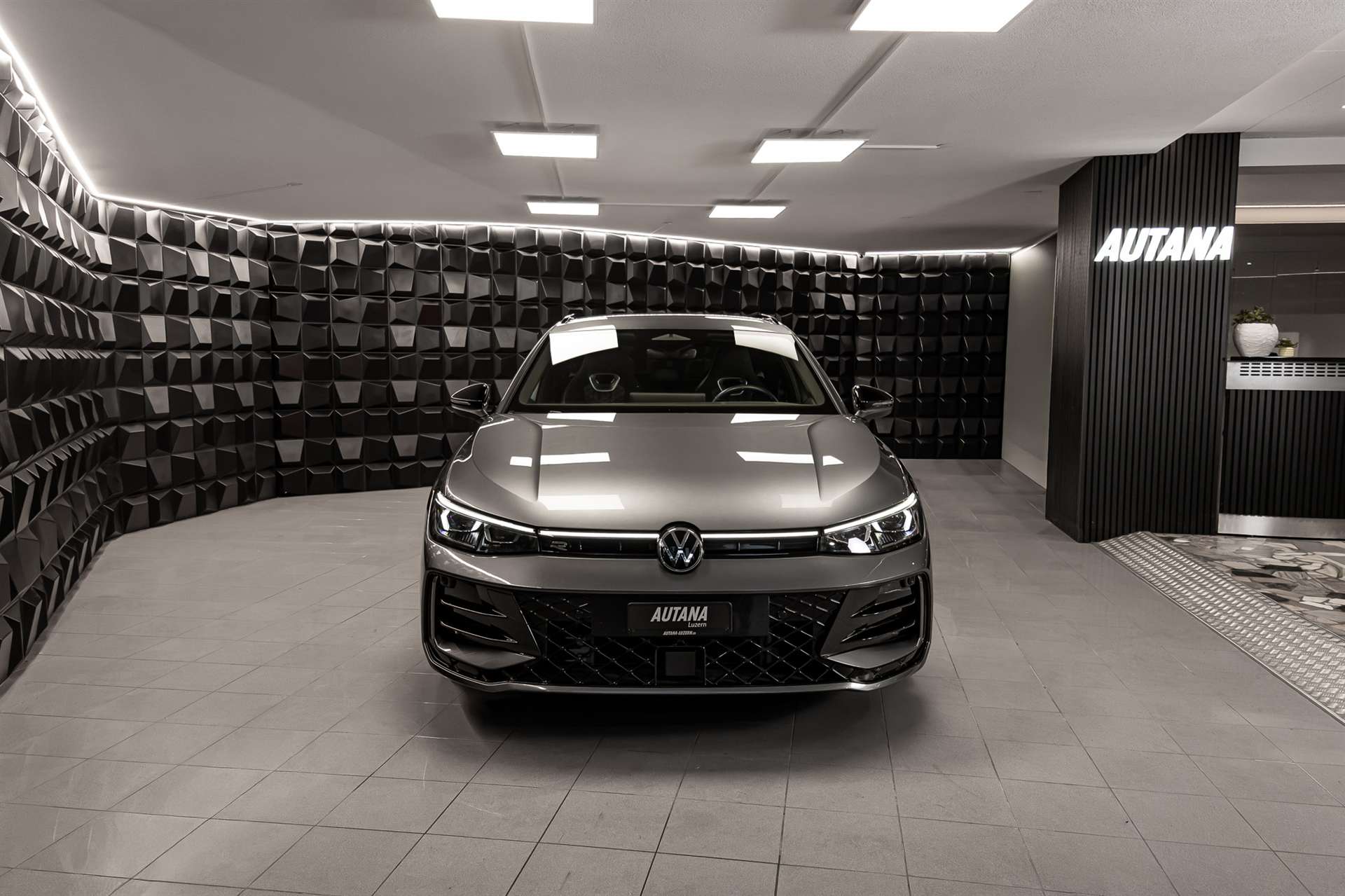 VW Passat Variant 2.0 TDI evo R-Line 4 Motion DSG-image-3