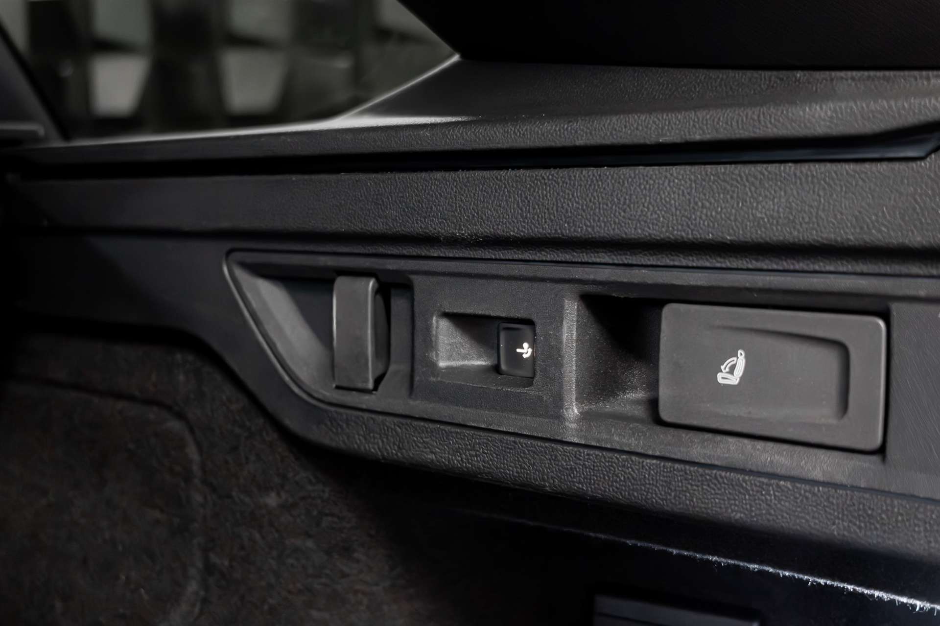 VW Passat Variant 2.0 TDI evo R-Line 4 Motion DSG-image-28