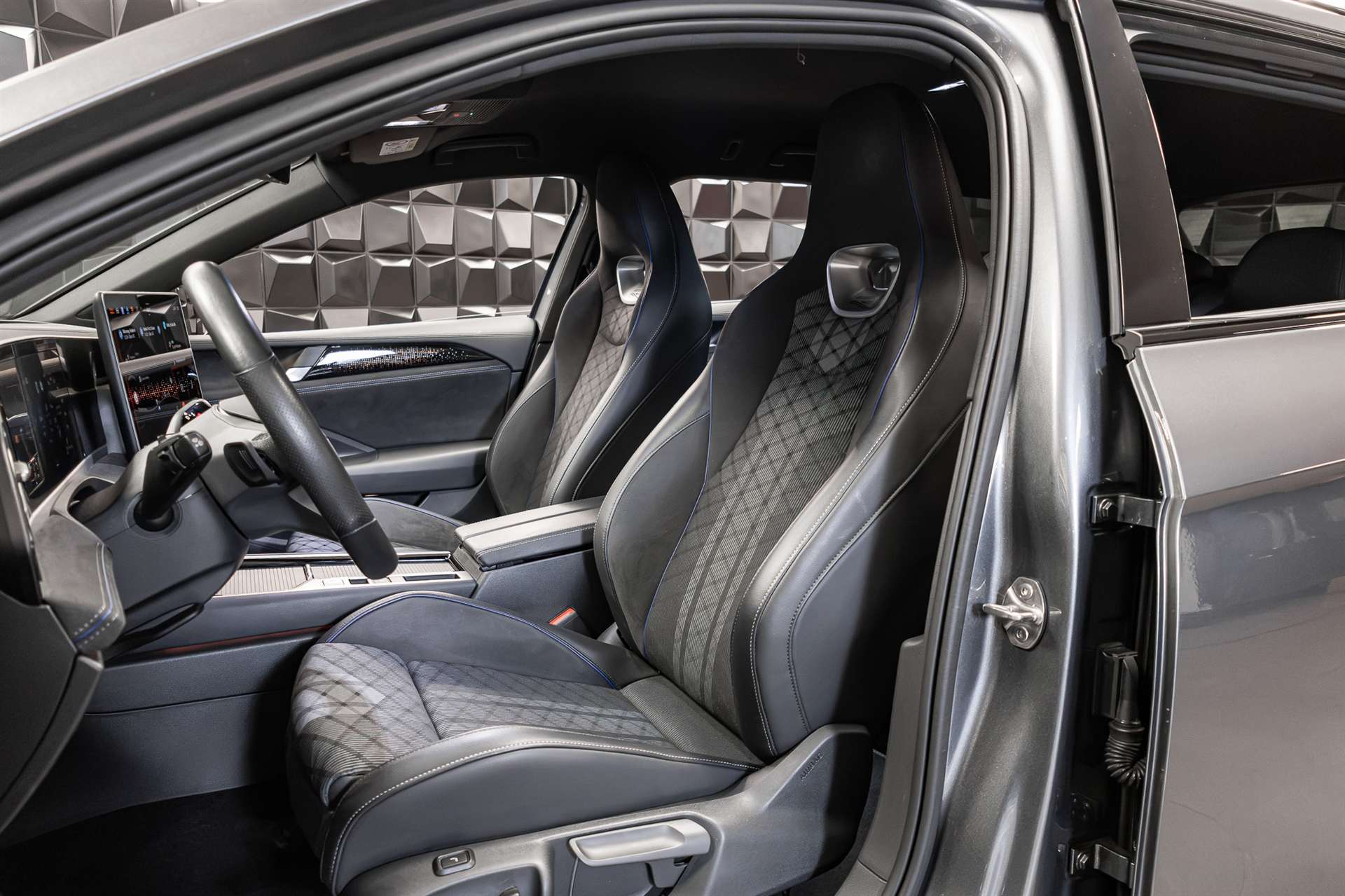 VW Passat Variant 2.0 TDI evo R-Line 4 Motion DSG-image-14