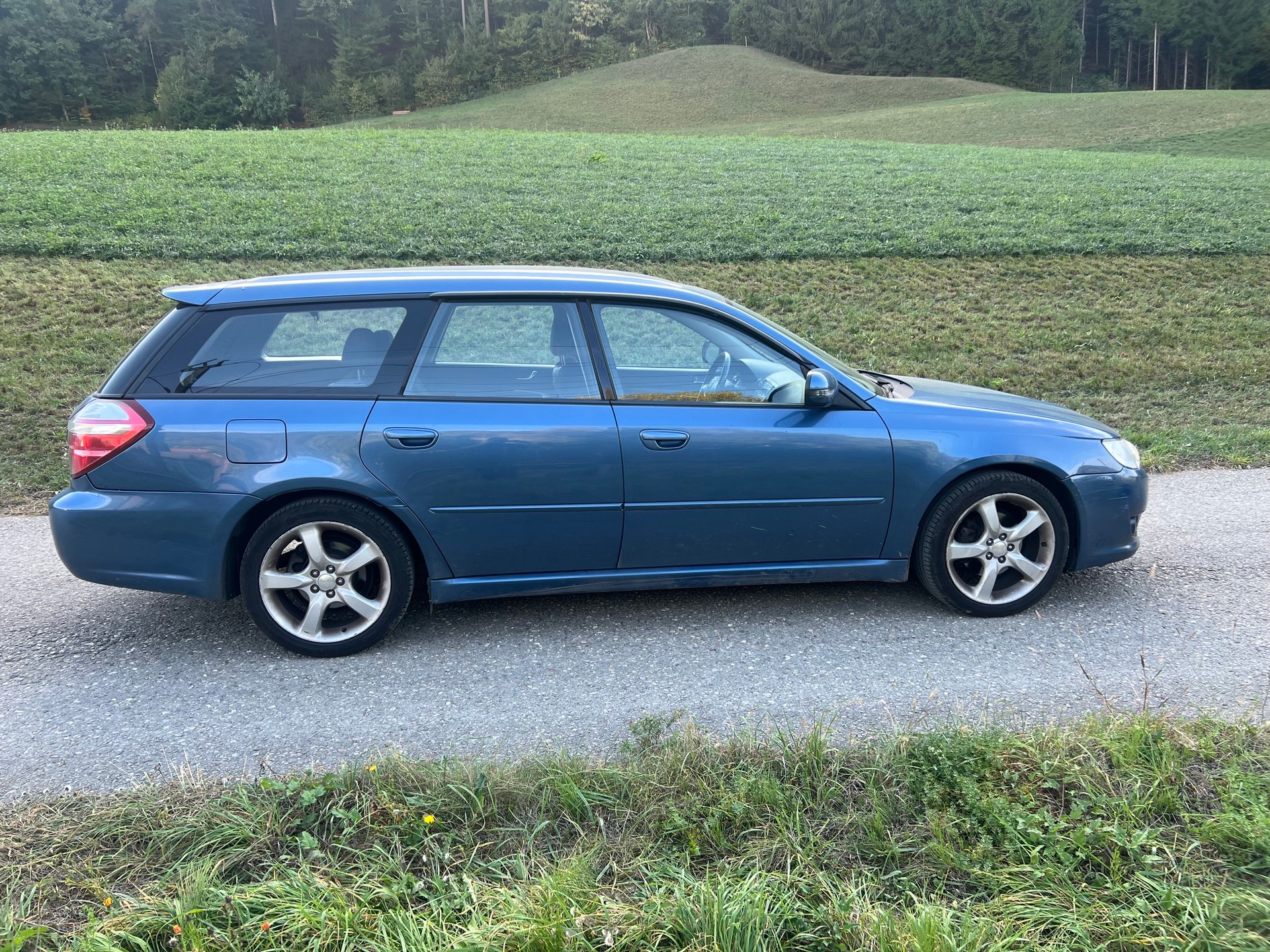 SUBARU Legacy 2.0R AWD Limited-image-5