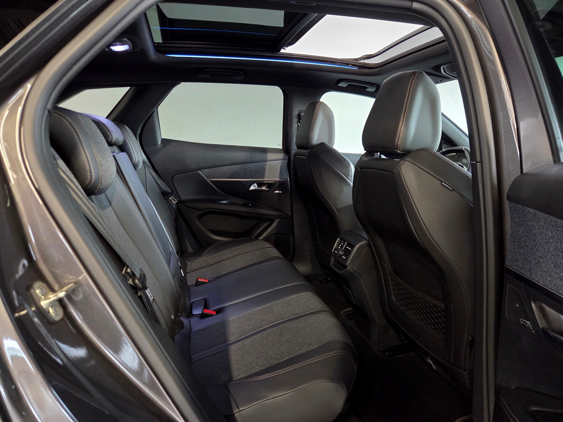PEUGEOT 3008 1.6 THP Allure-image-19
