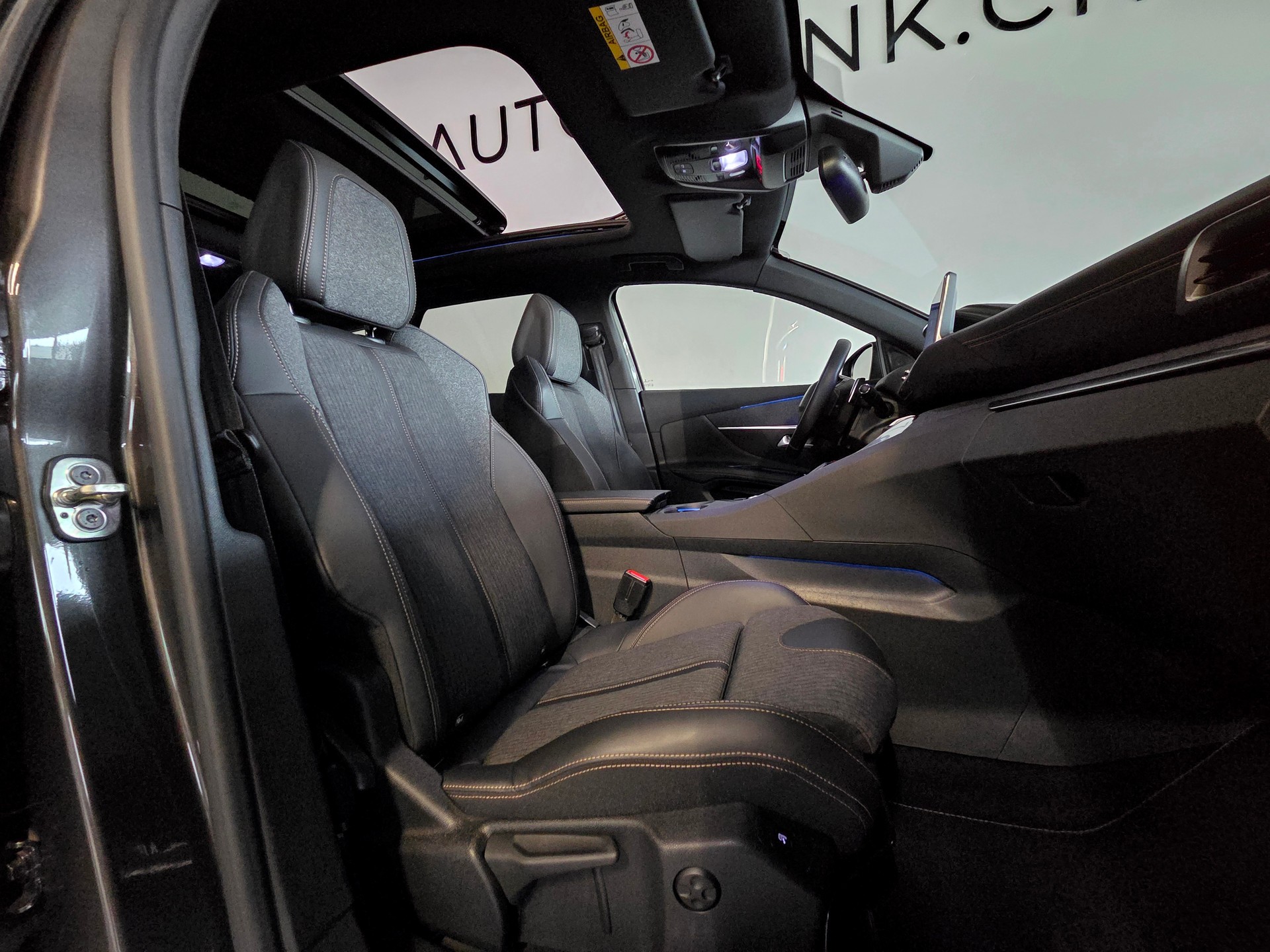 PEUGEOT 3008 1.6 THP Allure-image-17