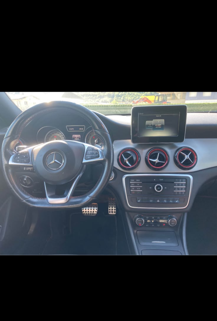 MERCEDES-BENZ CLA 250 Sport 4Matic 7G-DCT-image-3