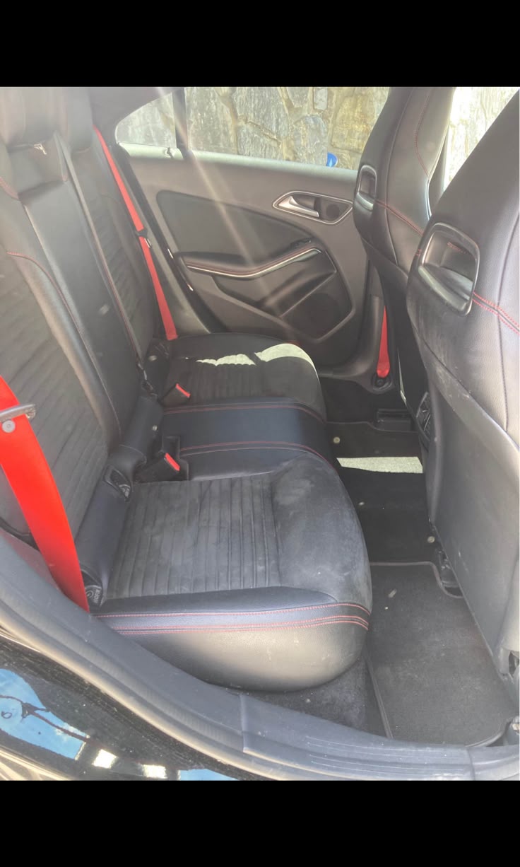 MERCEDES-BENZ CLA 250 Sport 4Matic 7G-DCT-image-5
