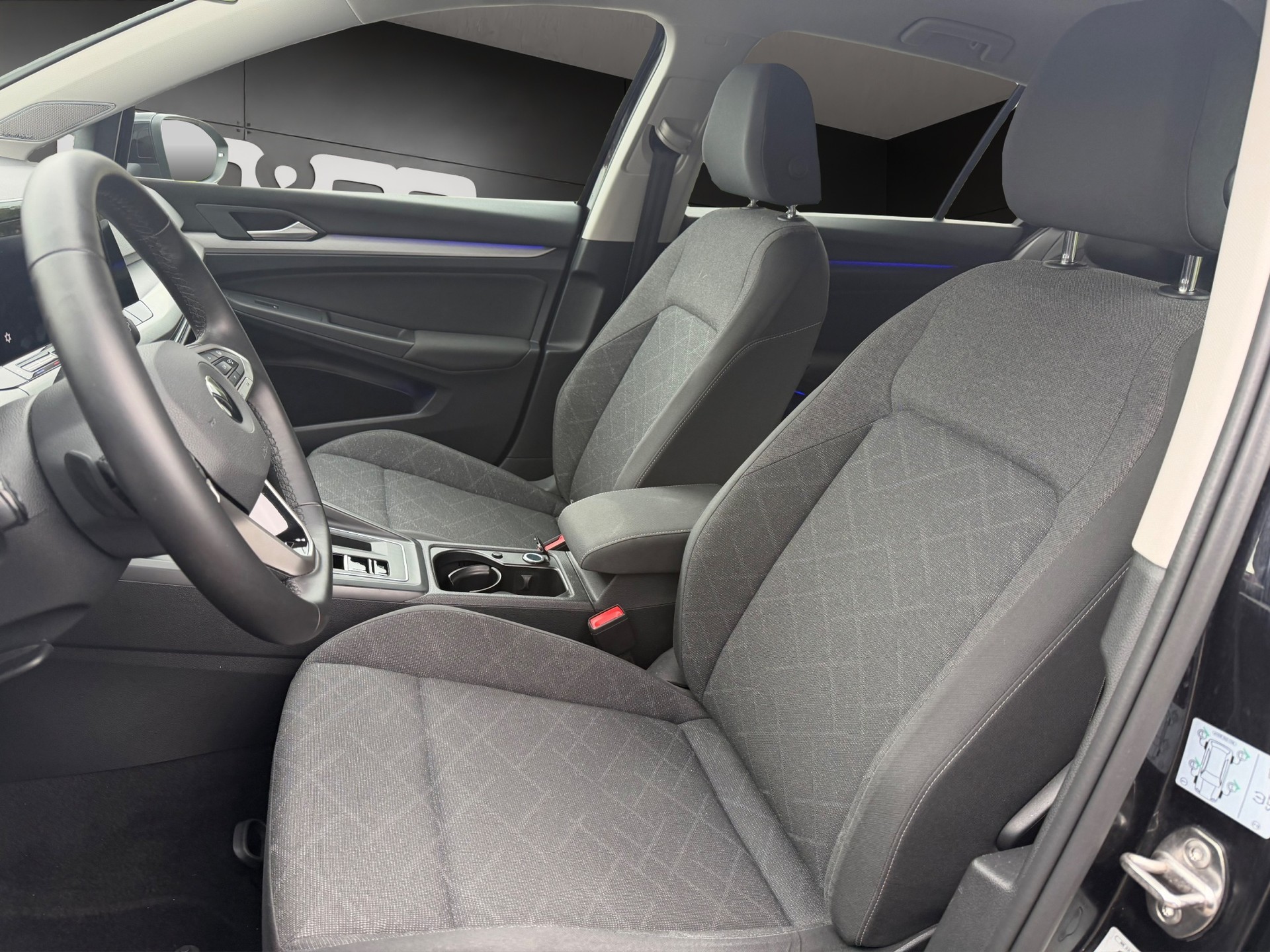 VW Golf 1.5 e TSI ACT Life DSG-image-10