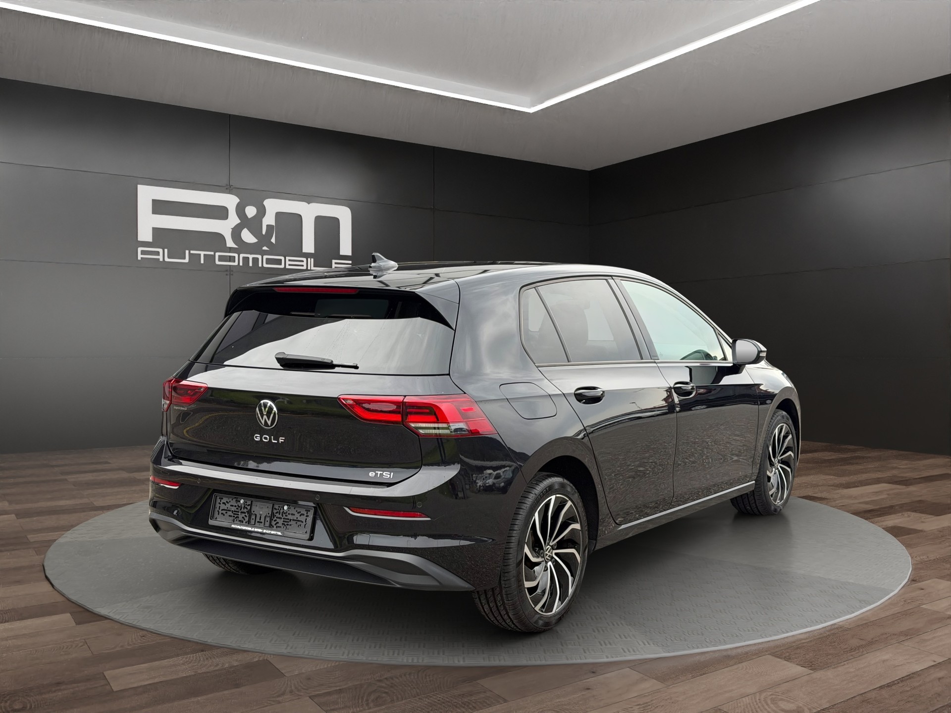 VW Golf 1.5 e TSI ACT Life DSG-image-3