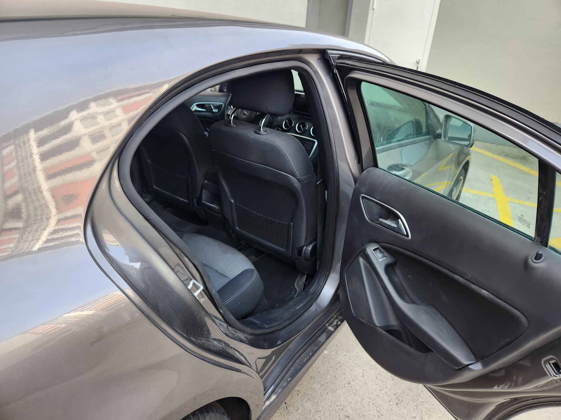 MERCEDES-BENZ A 180 Night Star 7G-DCT-image-5