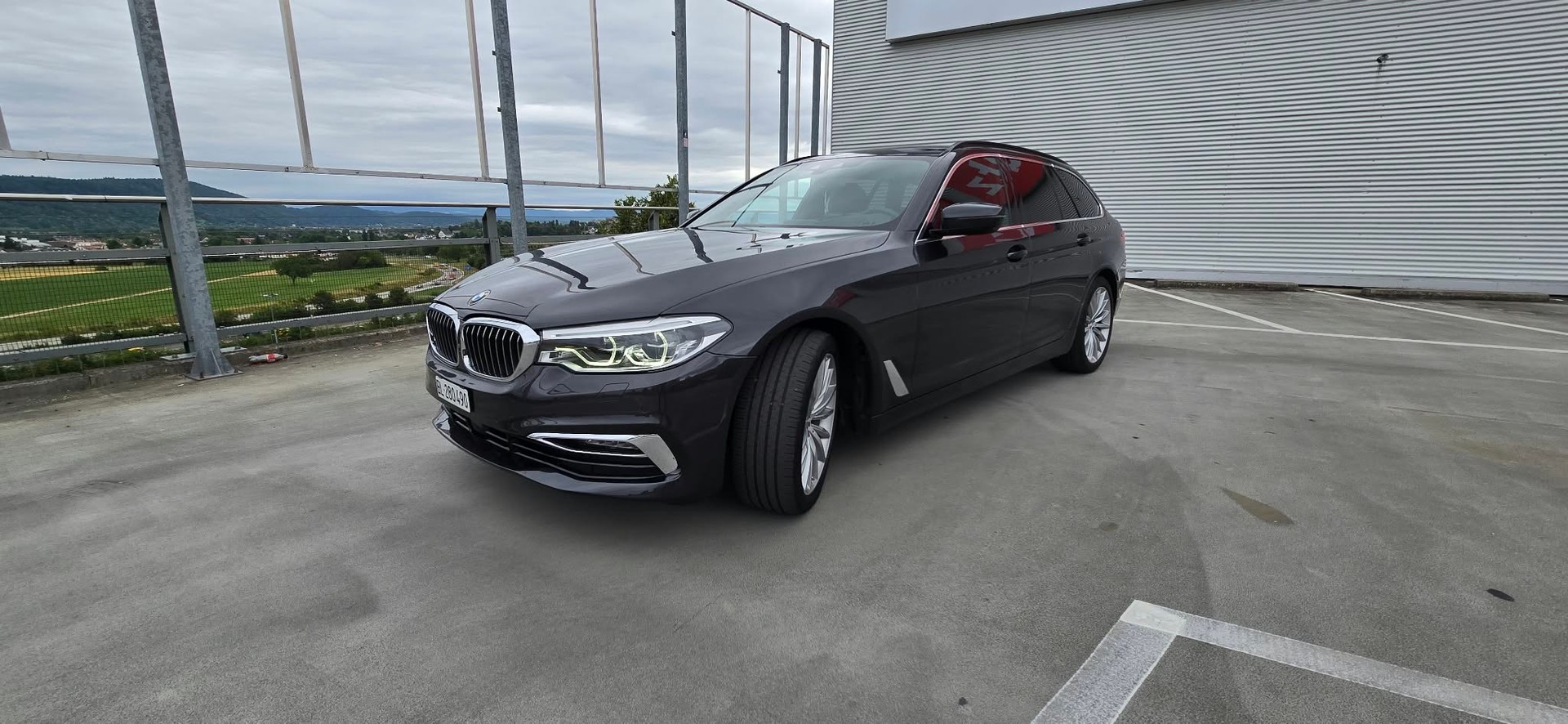 BMW 520d xDrive-image-0