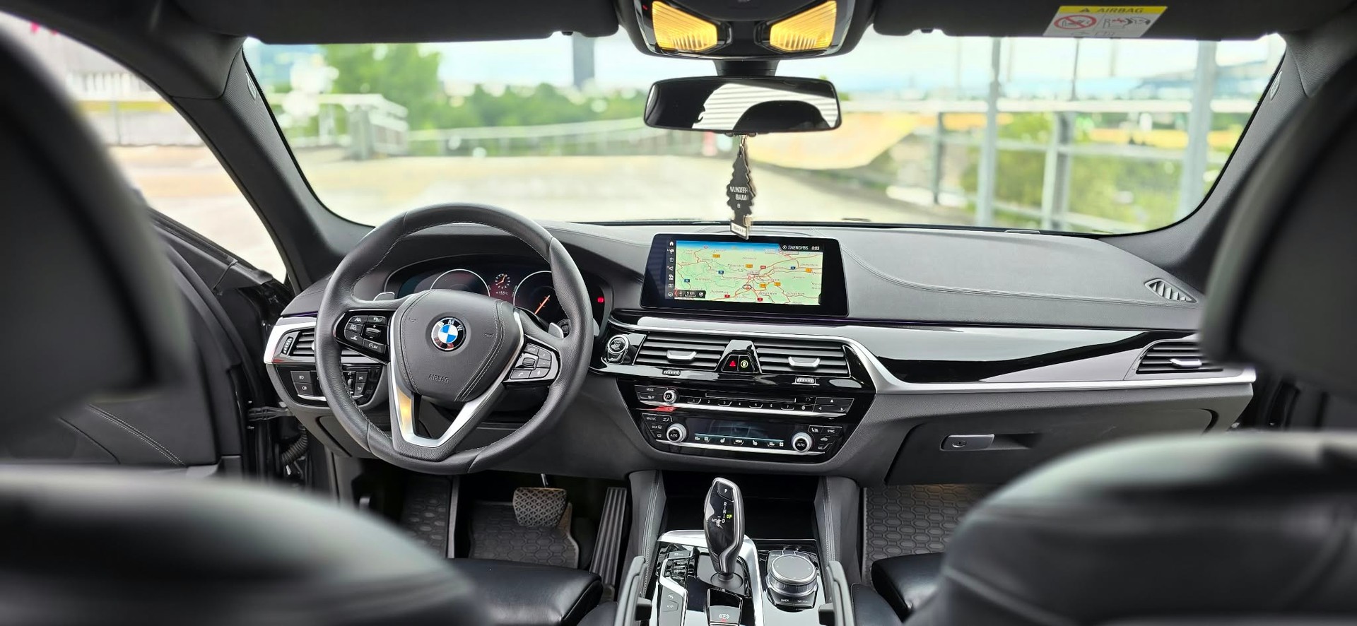 BMW 520d xDrive-image-2