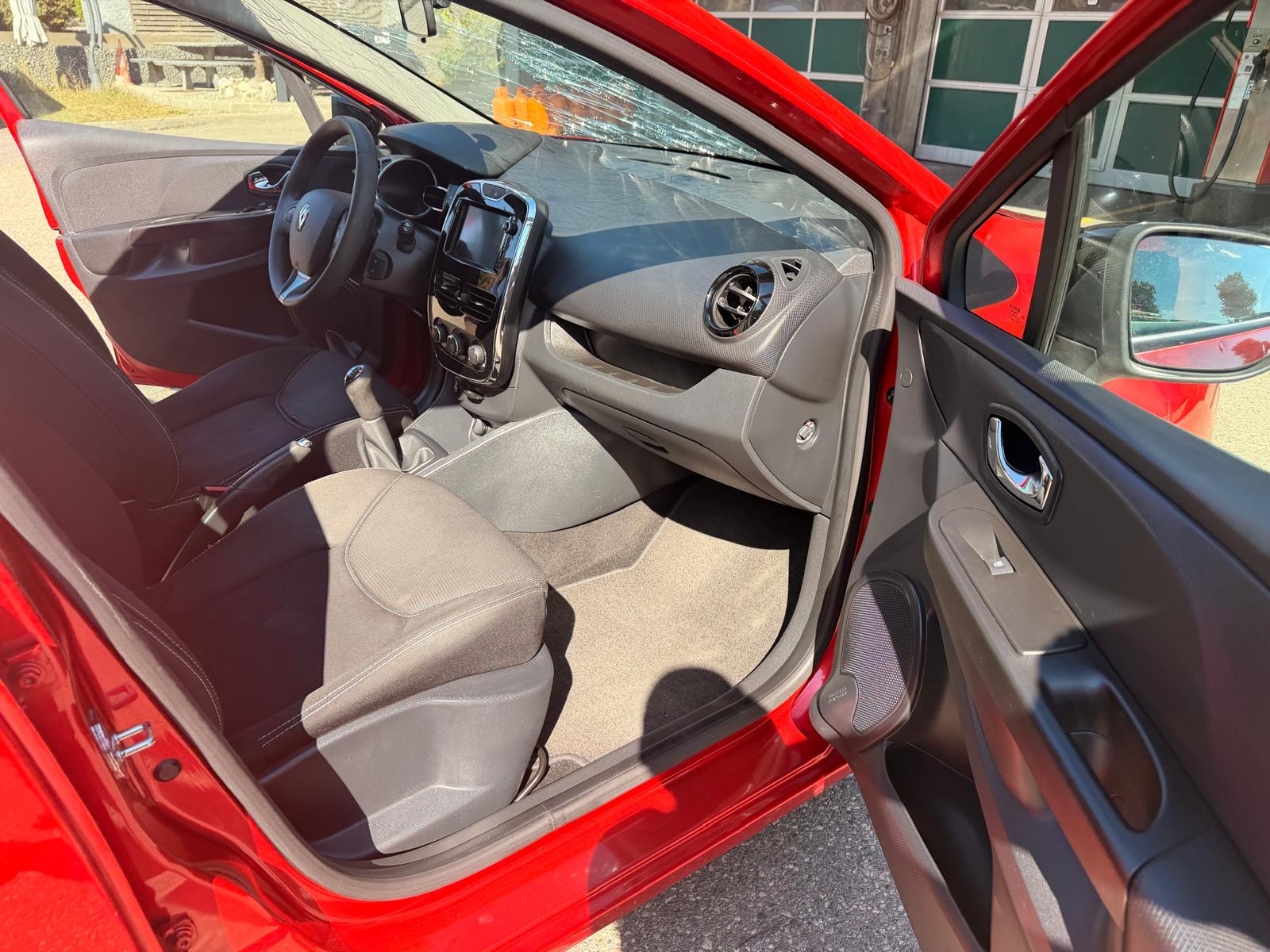 RENAULT Clio 0.9 12V Expression-image-13