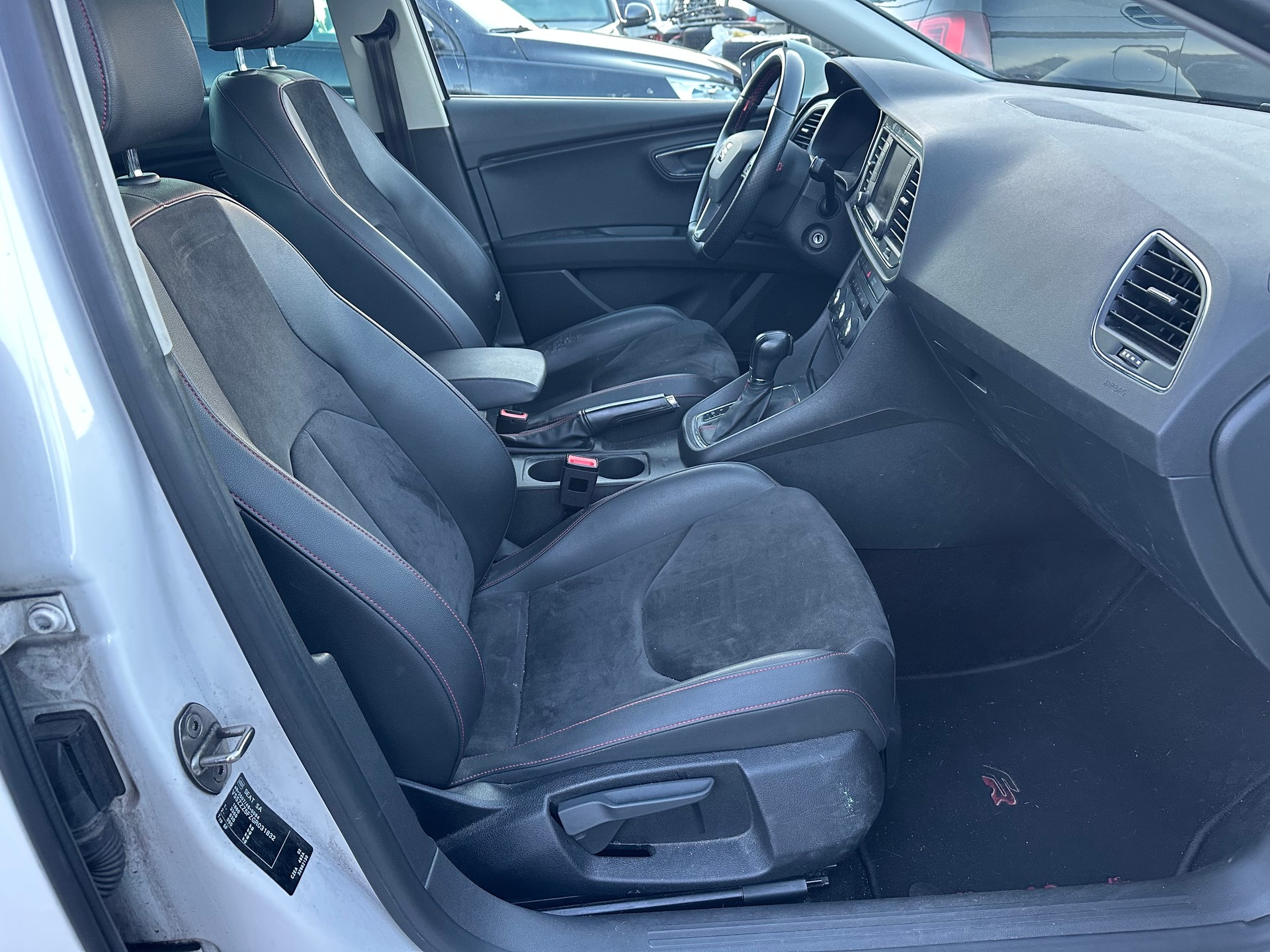 SEAT Leon ST 1.4 TSI FR Line DSG-image-13