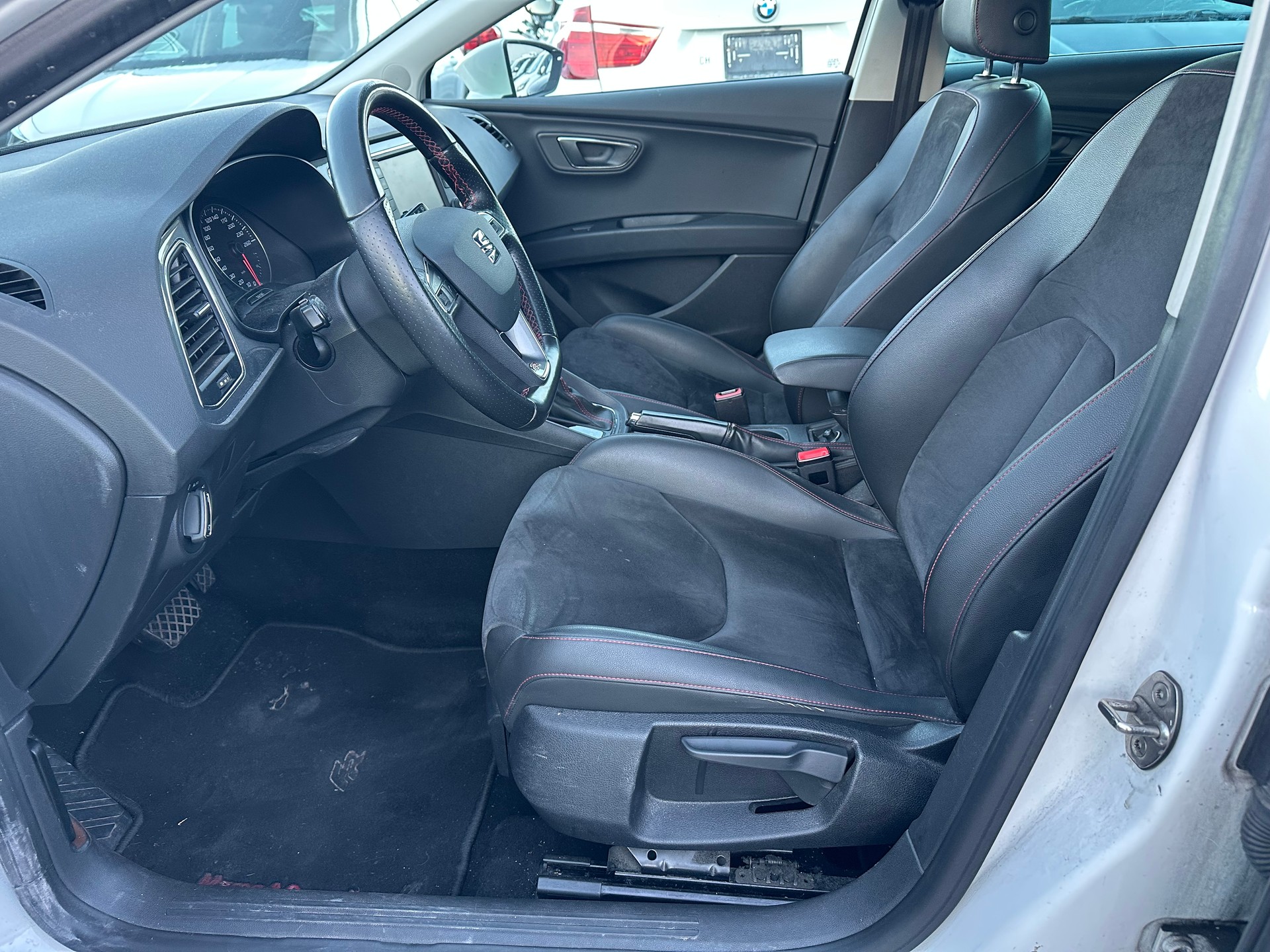 SEAT Leon ST 1.4 TSI FR Line DSG-image-8
