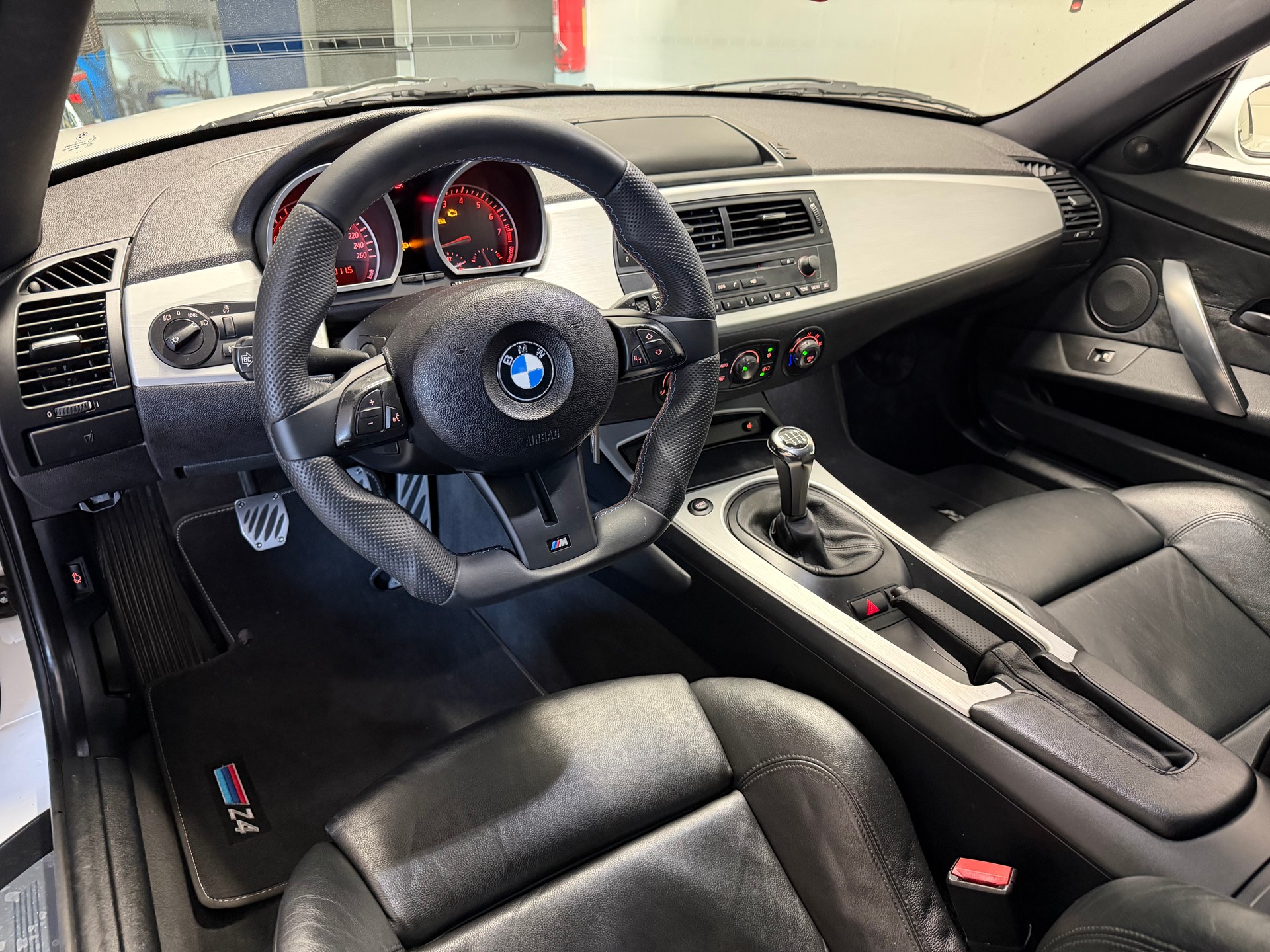 BMW Z4 3.0si Coupé-image-10