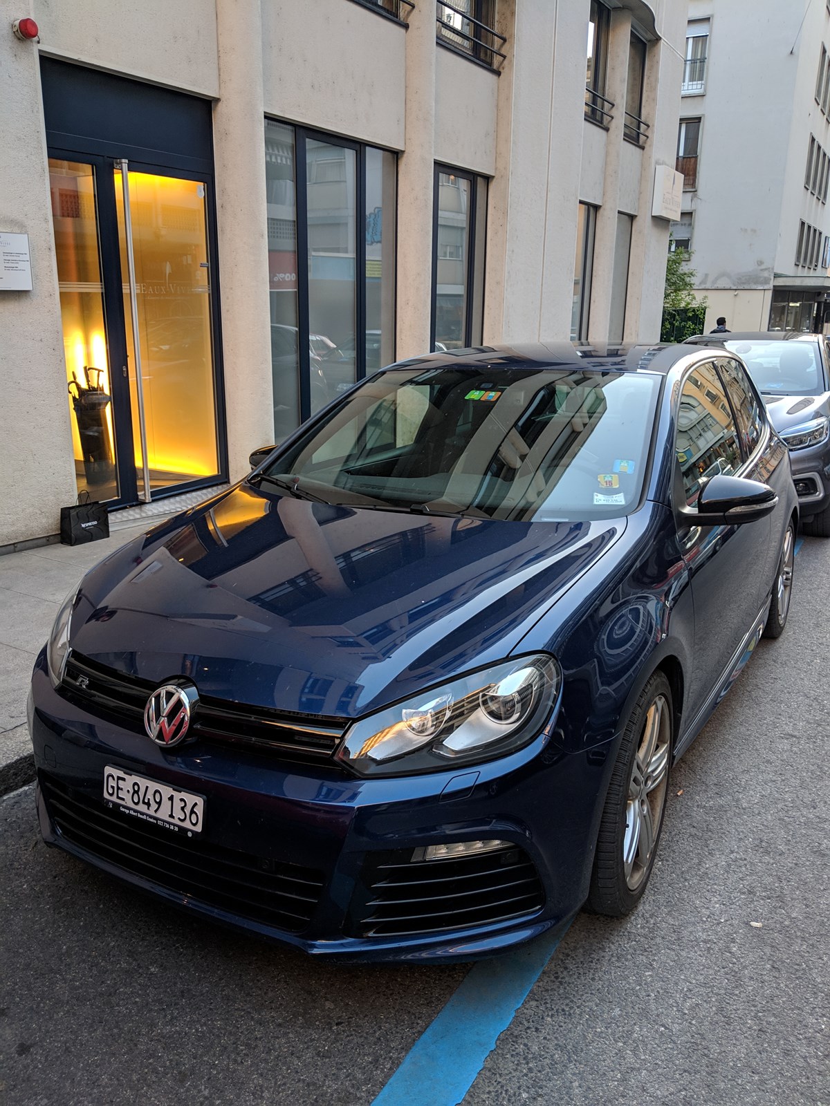 VW Golf 2.0 TSI R Team 4Motion-image-0