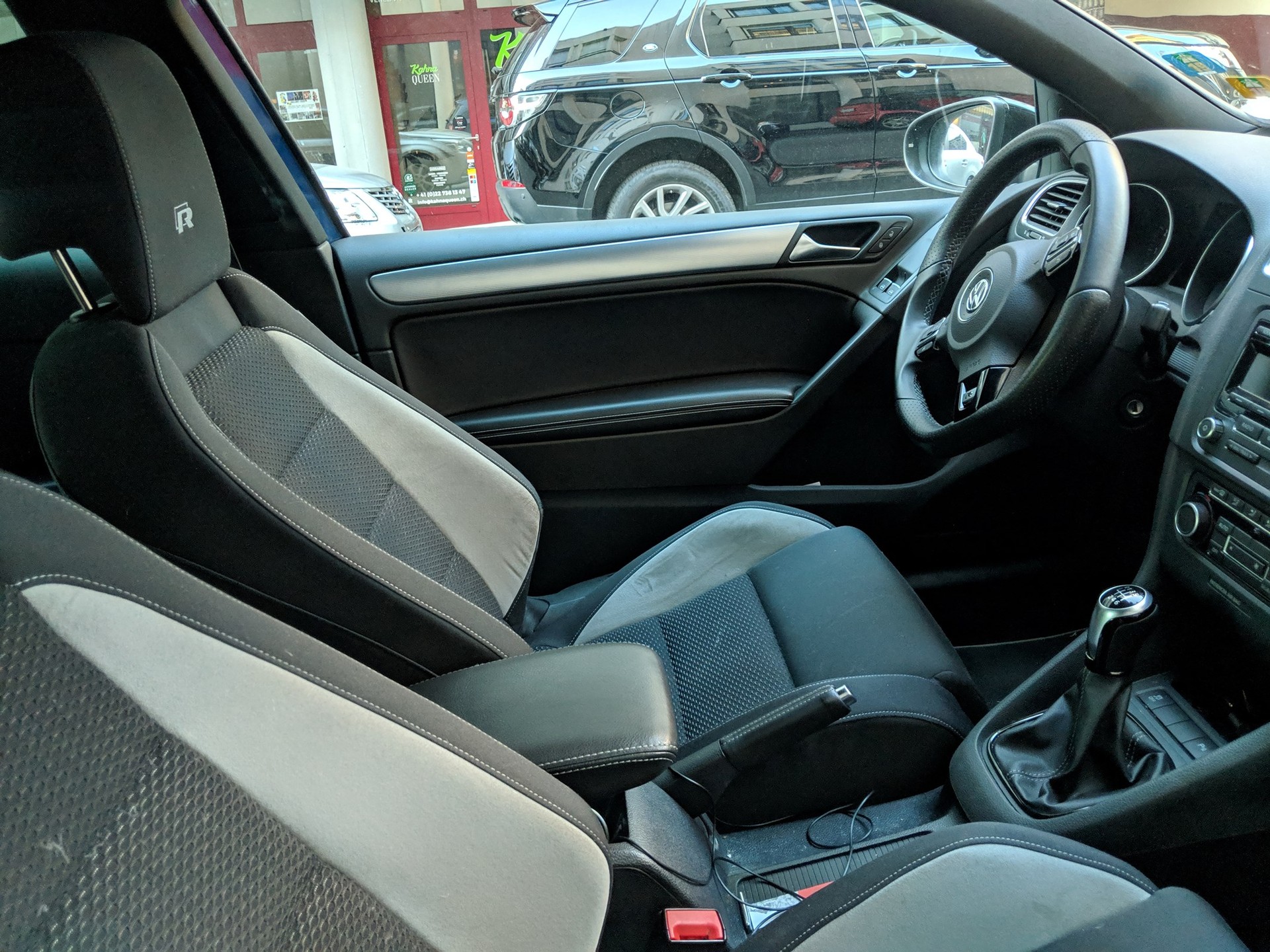 VW Golf 2.0 TSI R Team 4Motion-image-3
