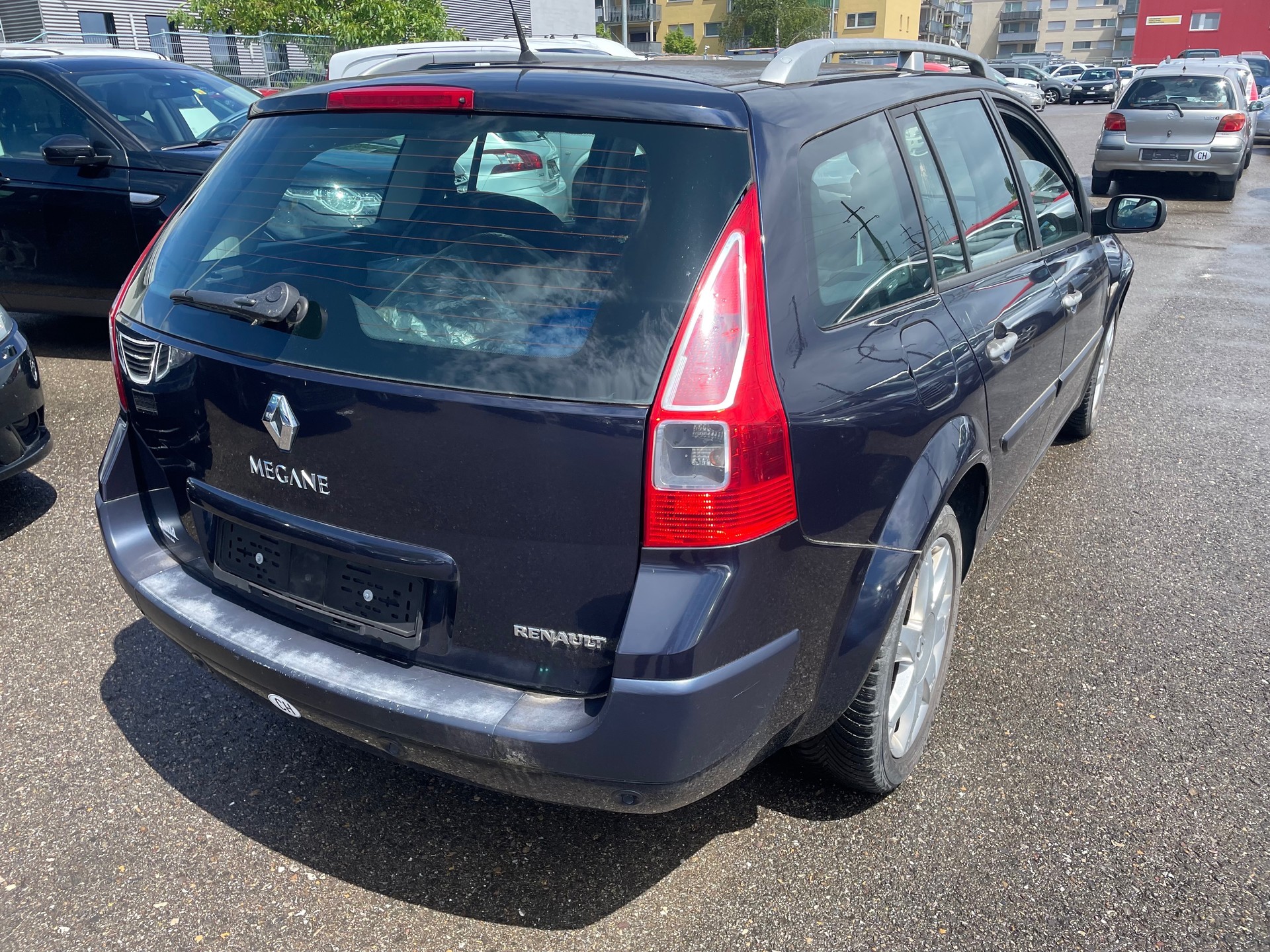RENAULT Mégane Break 2.0 16V Dynamique Automatic-image-2