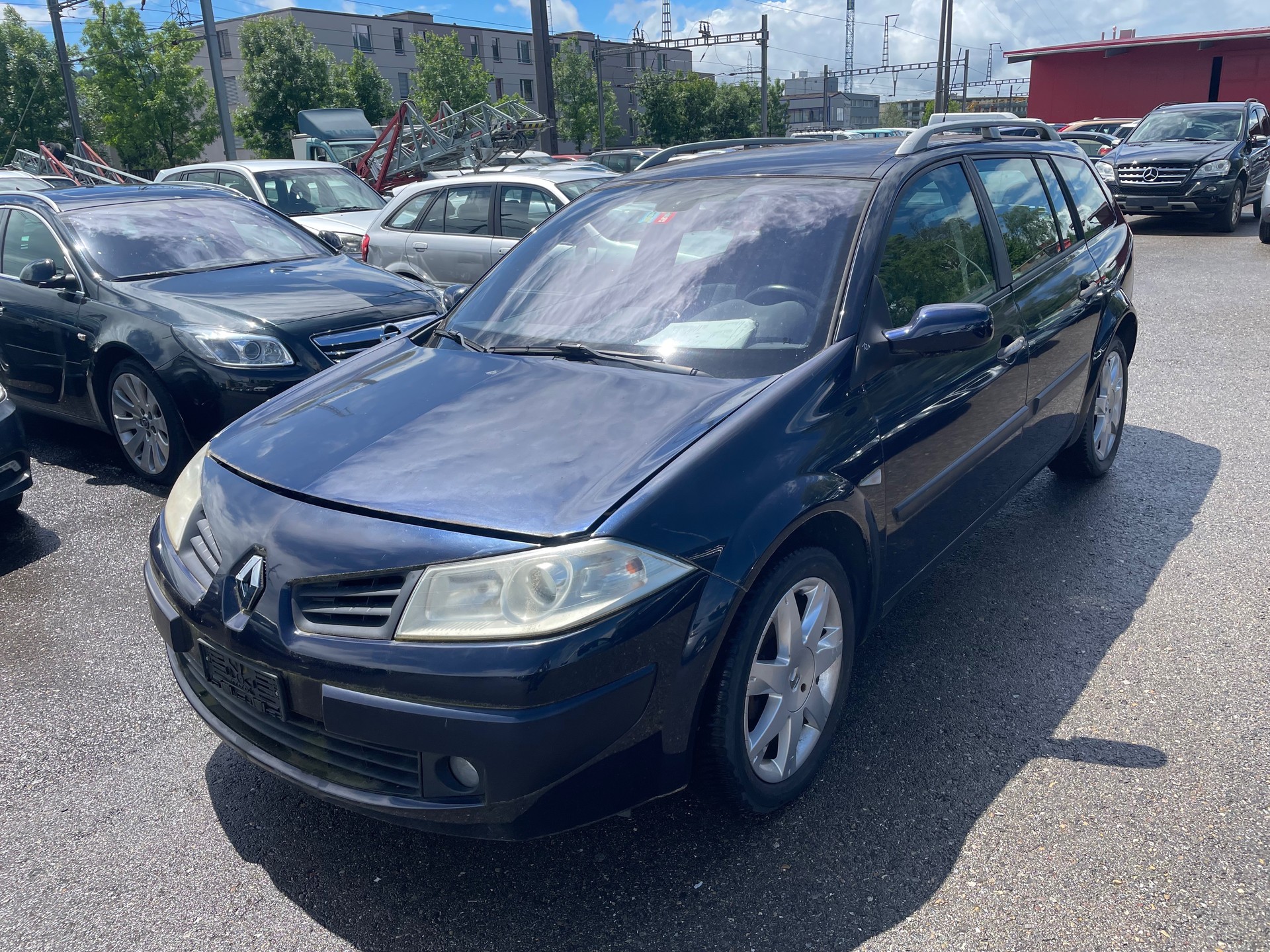 RENAULT Mégane Break 2.0 16V Dynamique Automatic-image-0