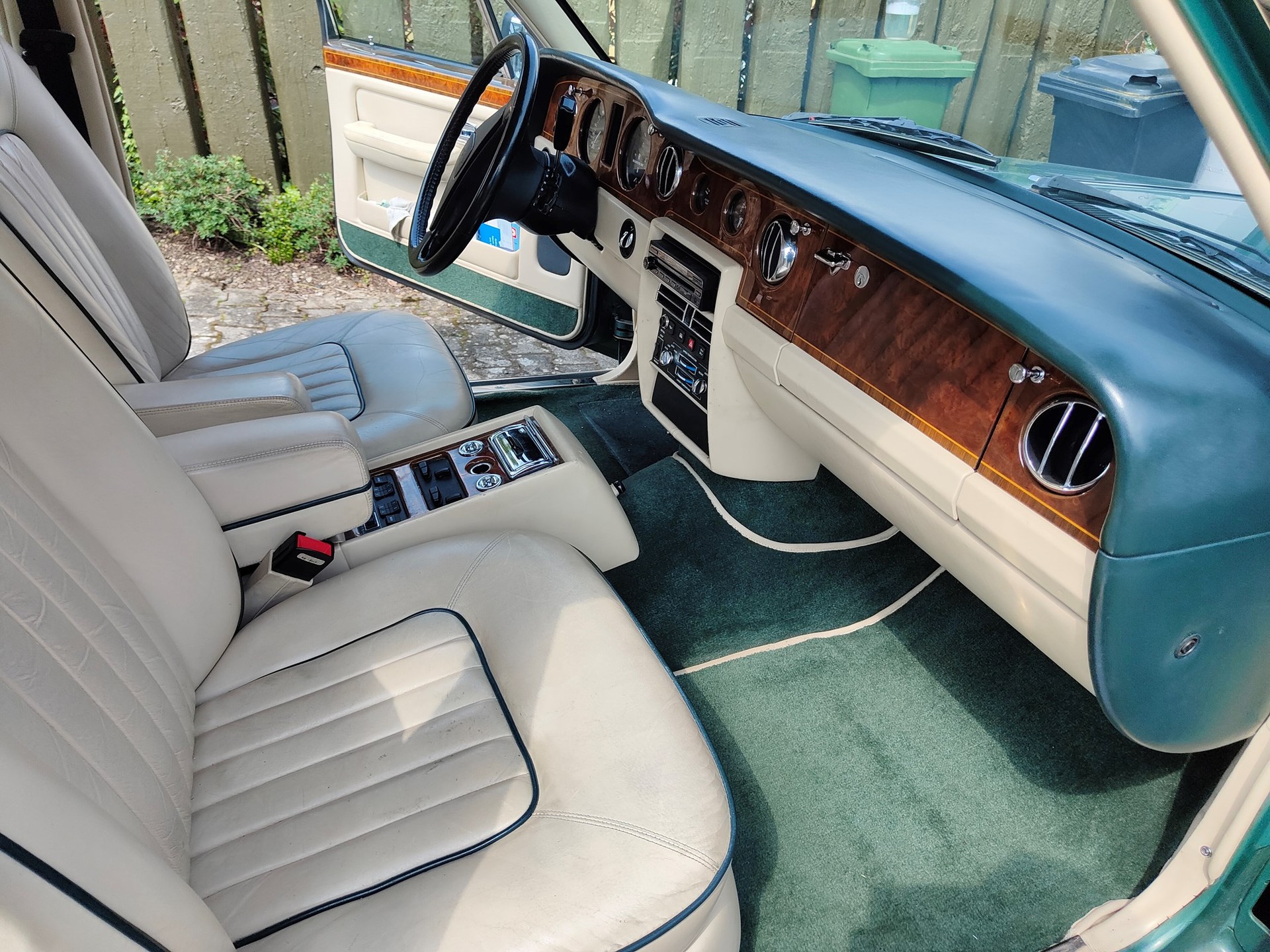 ROLLS-ROYCE Silver Spur II-image-1