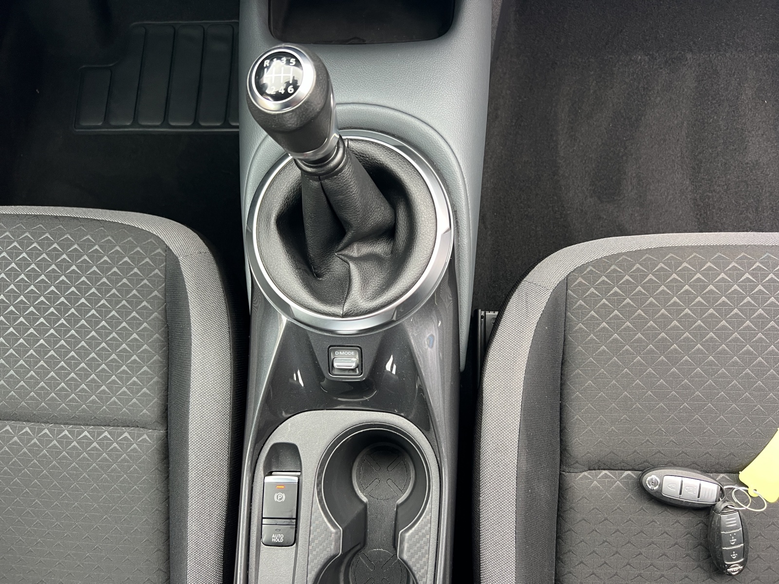 NISSAN Juke 1.0 DIG-T N-Connecta-image-22