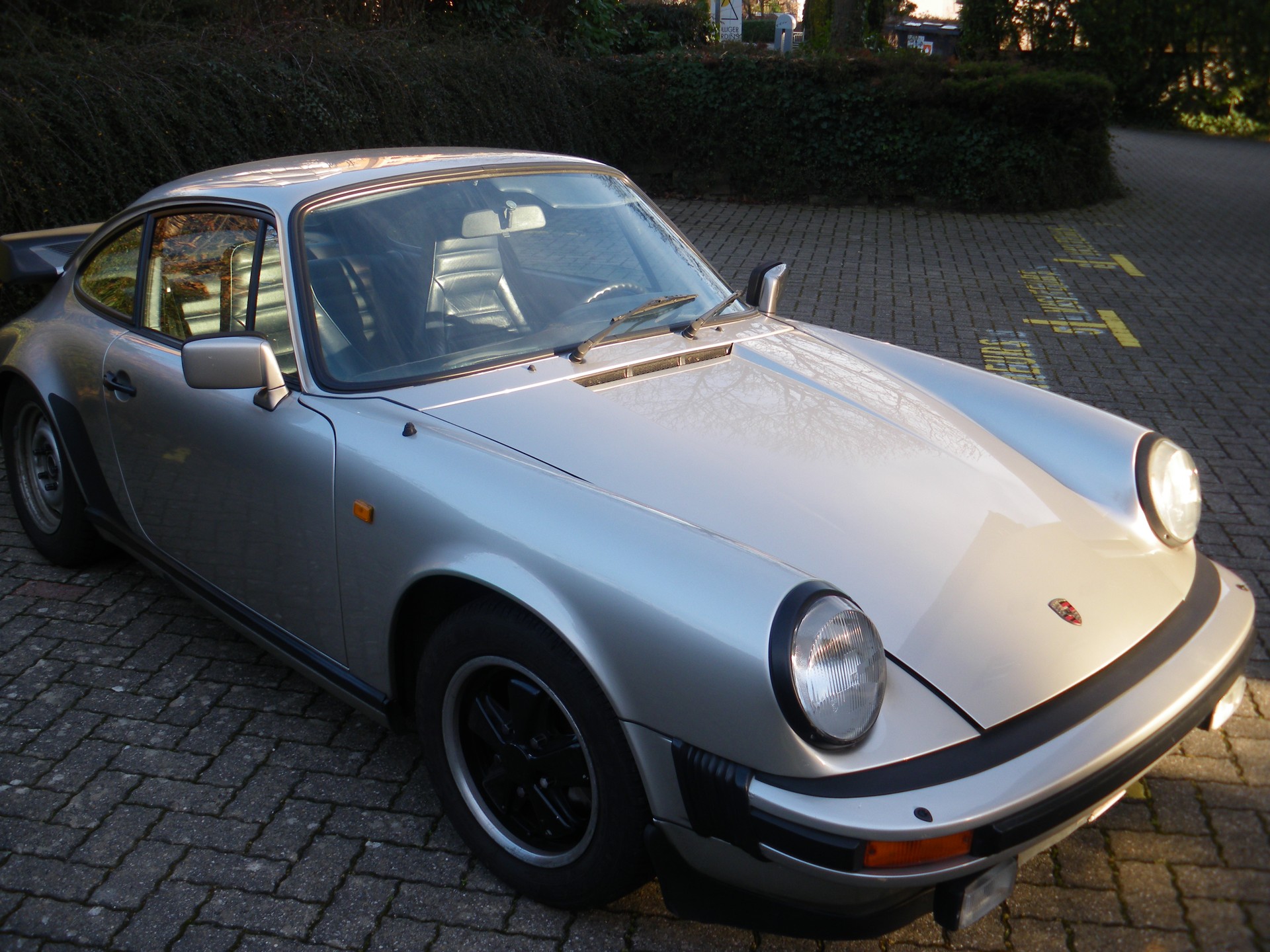 PORSCHE 911-image-11