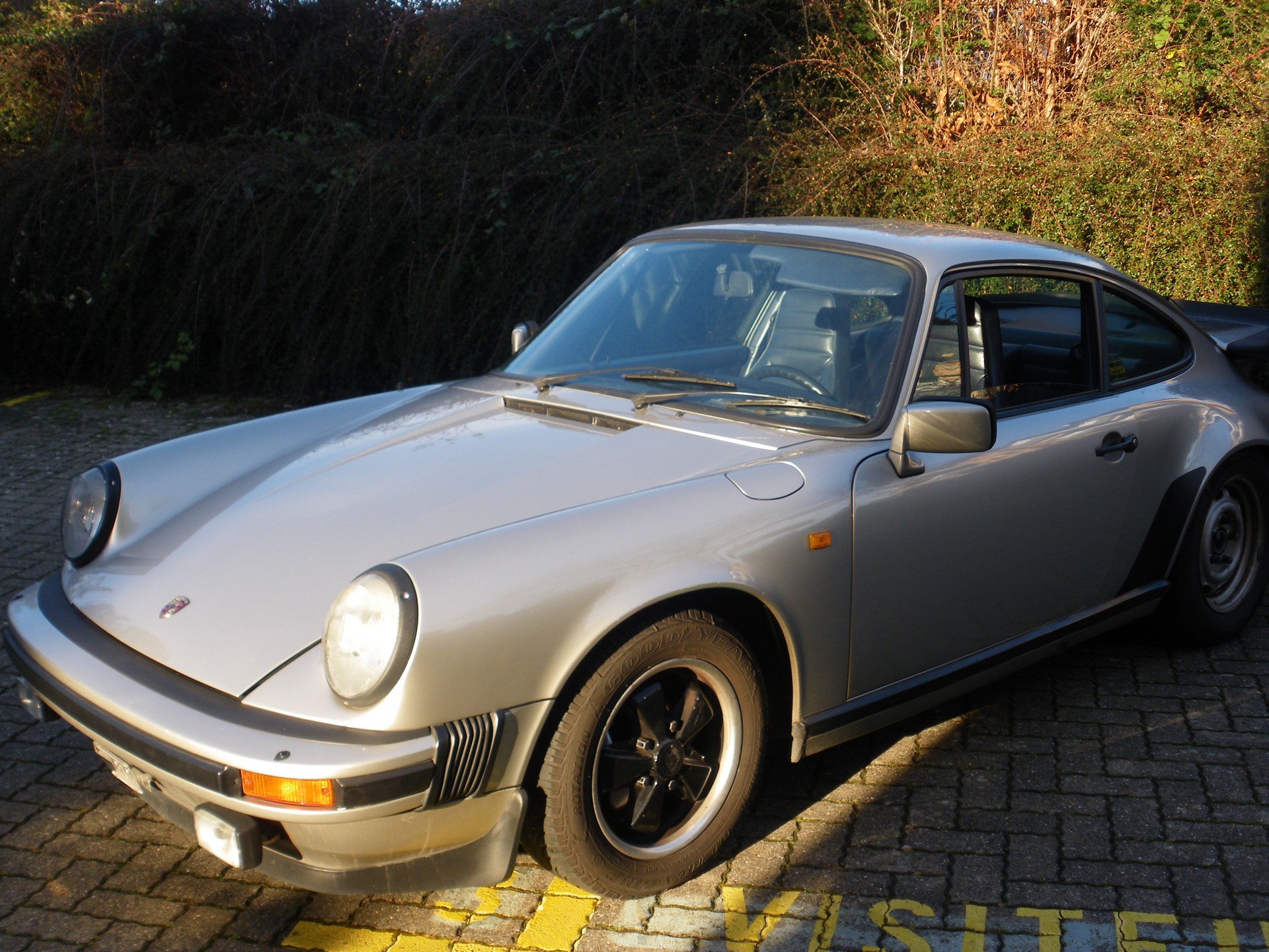 PORSCHE 911-image-7