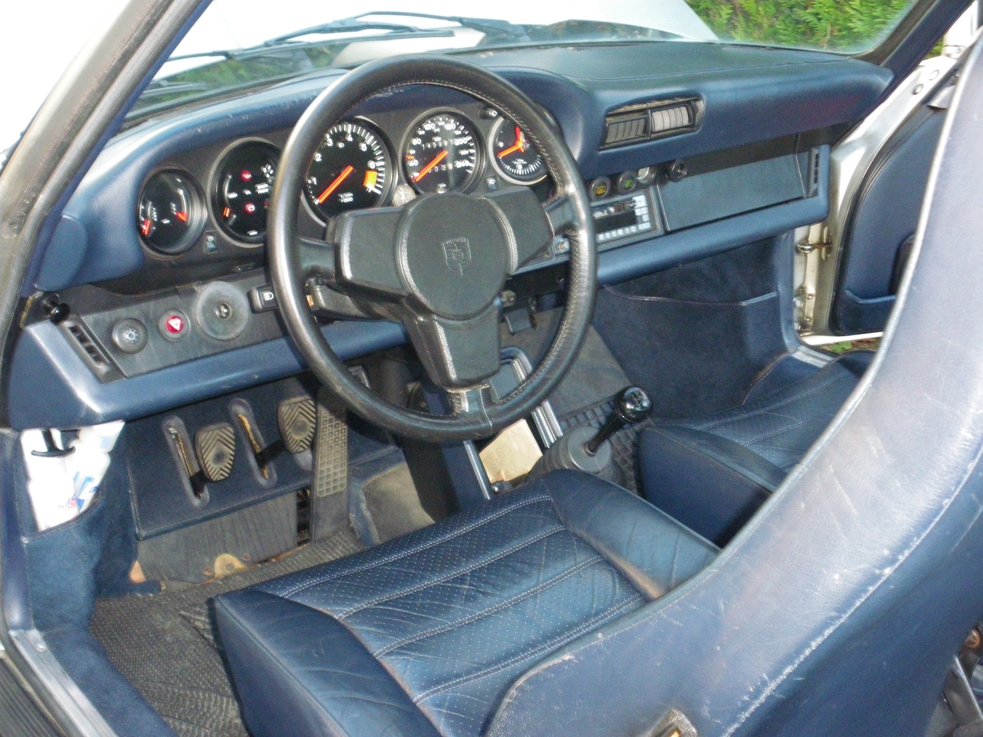 PORSCHE 911-image-16