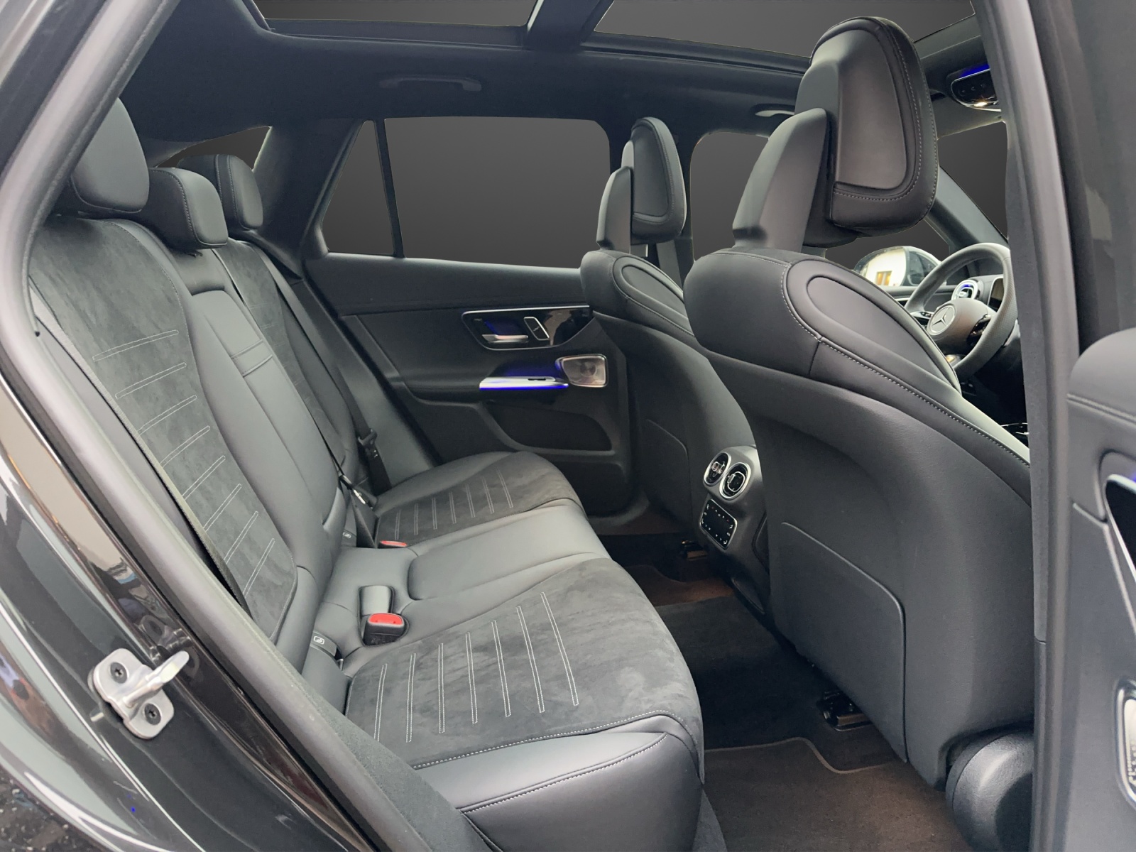 MERCEDES-BENZ GLC 220 d 4Matic 9G-Tronic-image-10