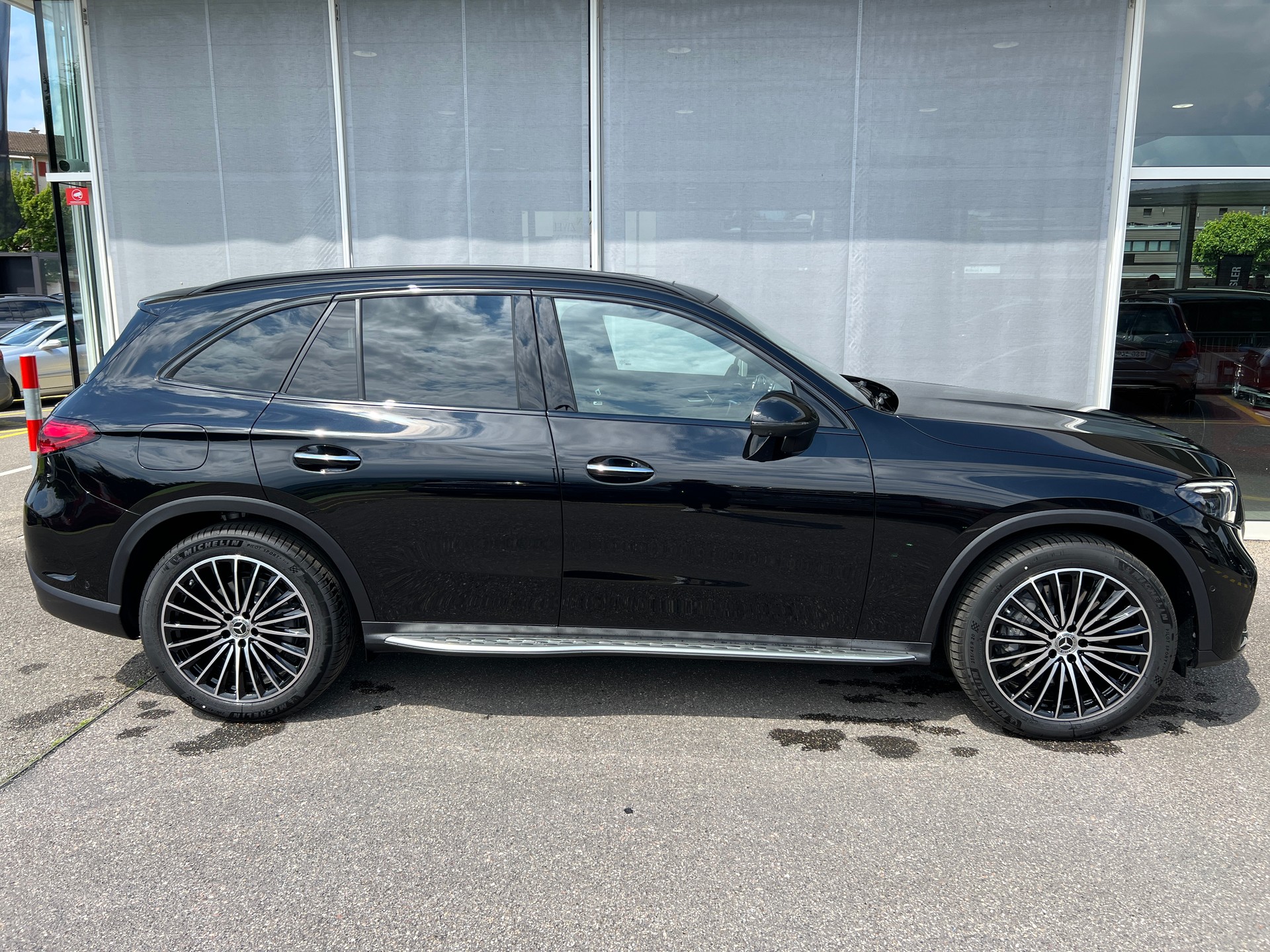MERCEDES-BENZ GLC 300 4Matic 9G-Tronic-image-3