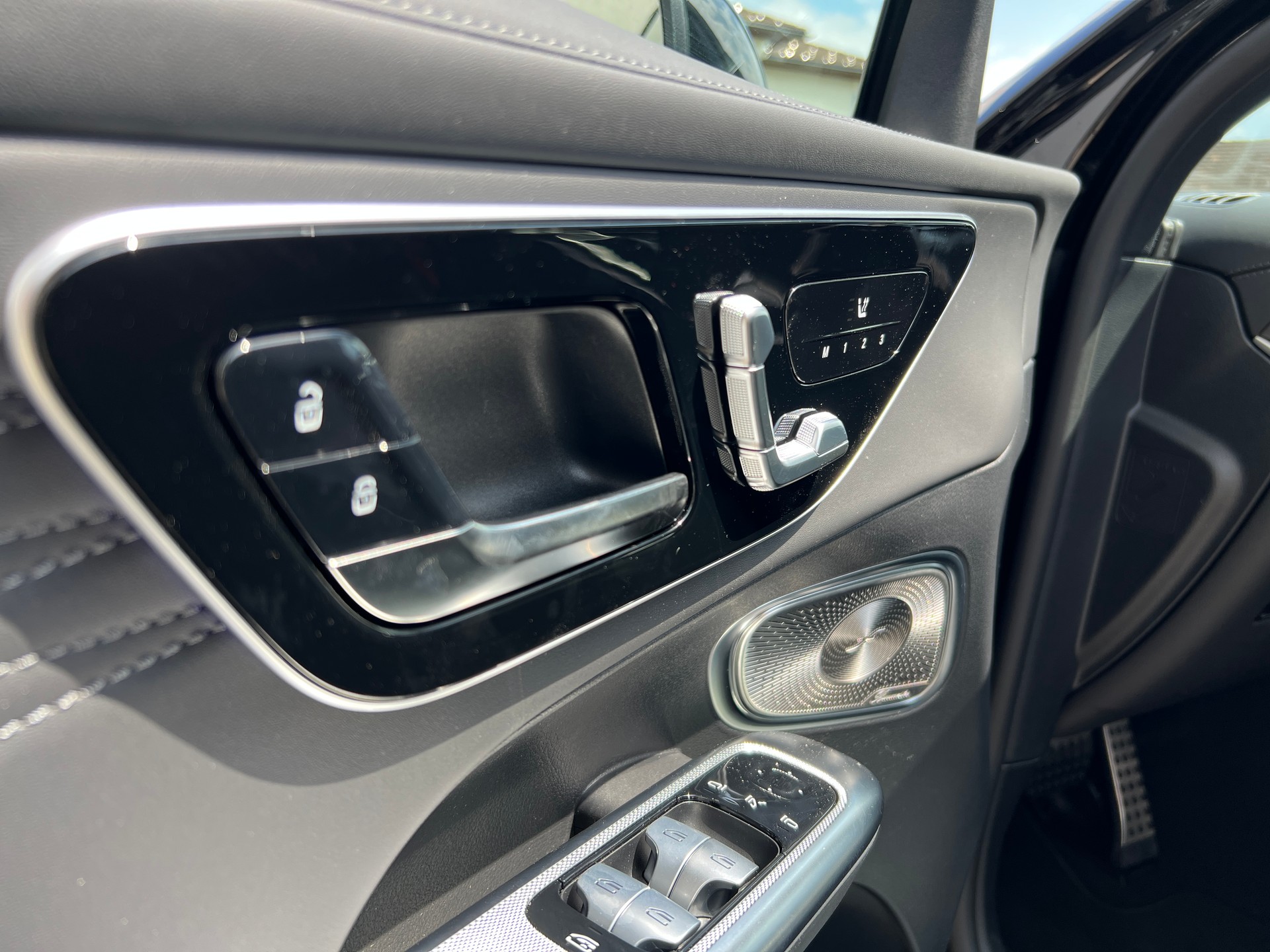 MERCEDES-BENZ GLC 300 4Matic 9G-Tronic-image-13