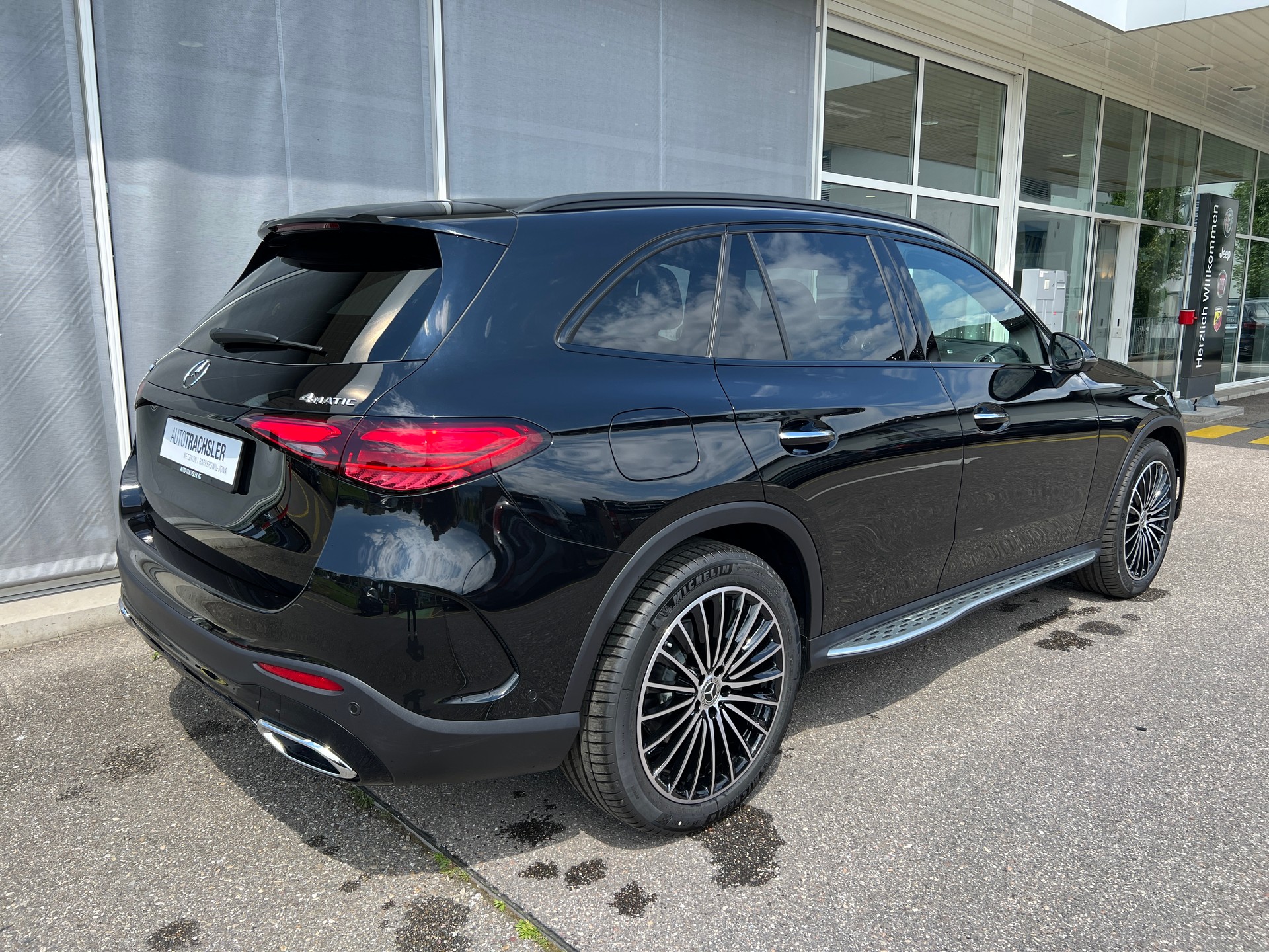 MERCEDES-BENZ GLC 300 4Matic 9G-Tronic-image-4