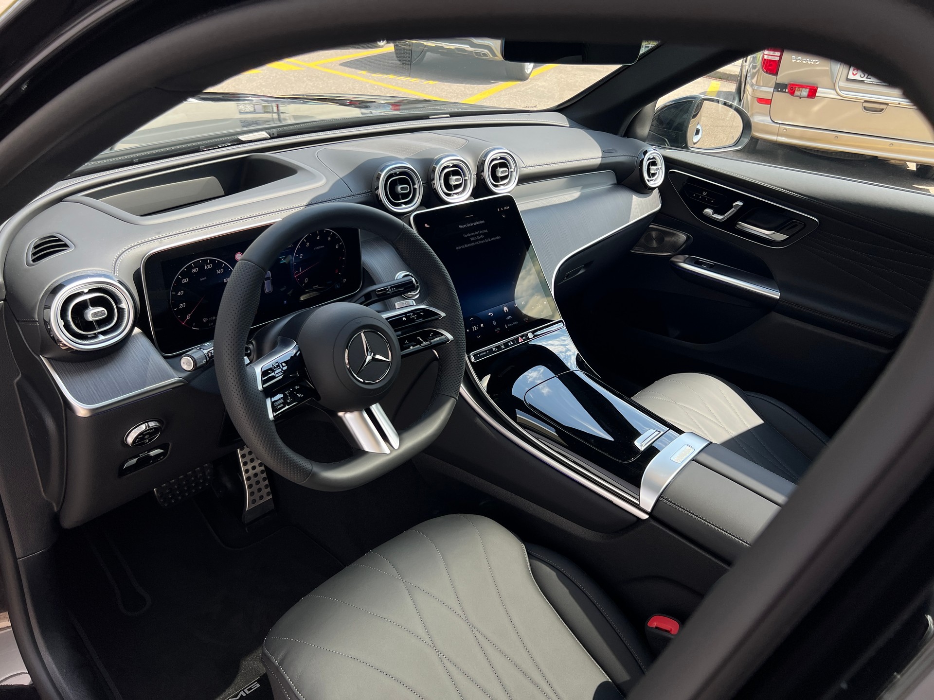 MERCEDES-BENZ GLC 300 4Matic 9G-Tronic-image-12