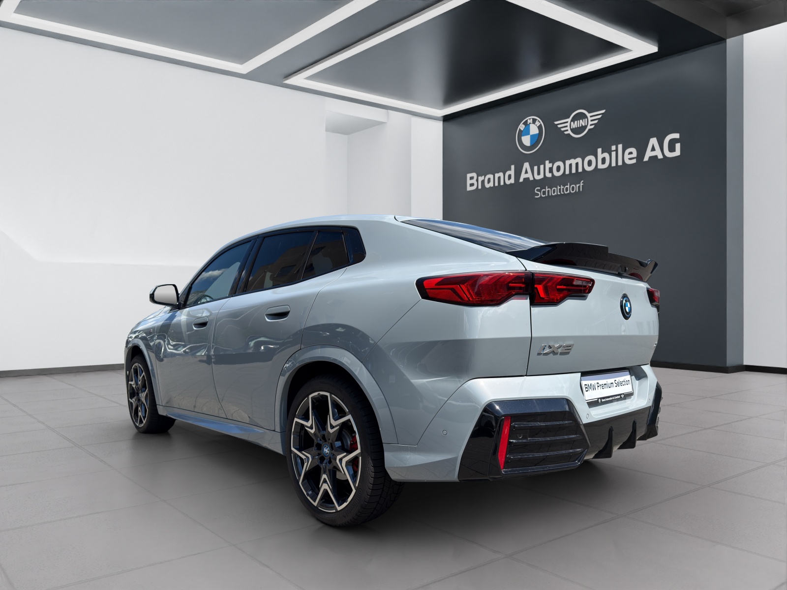 BMW iX2 30 xDrive-image-3