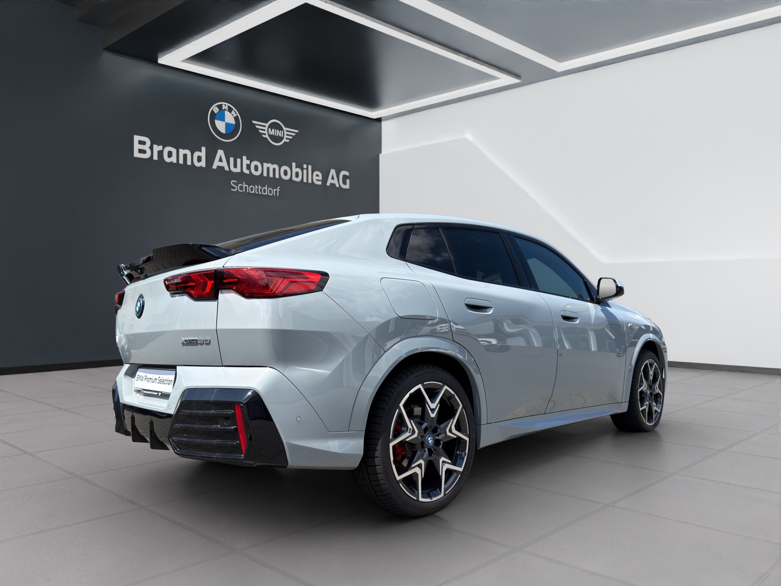 BMW iX2 30 xDrive-image-5