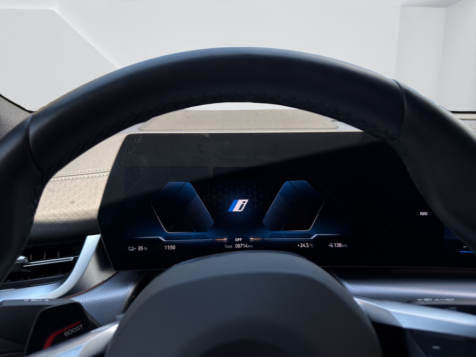 BMW iX2 30 xDrive-image-19