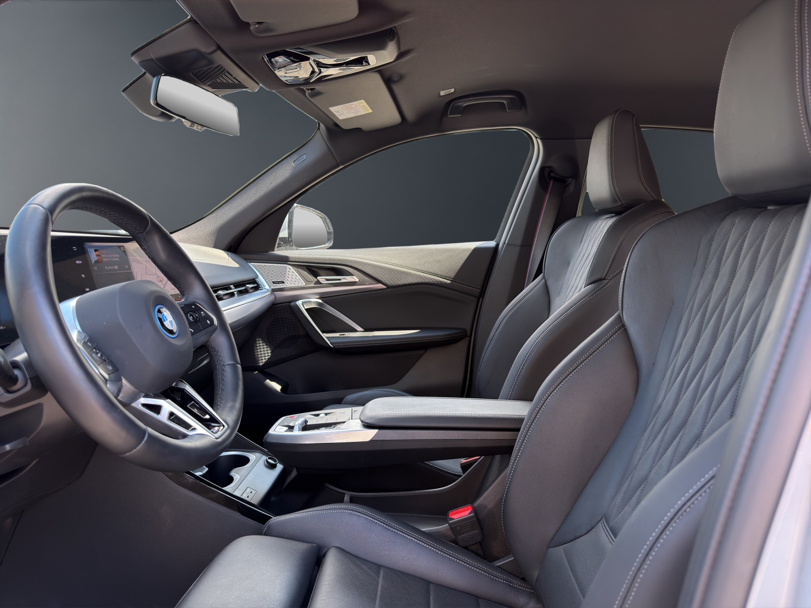 BMW iX2 30 xDrive-image-11