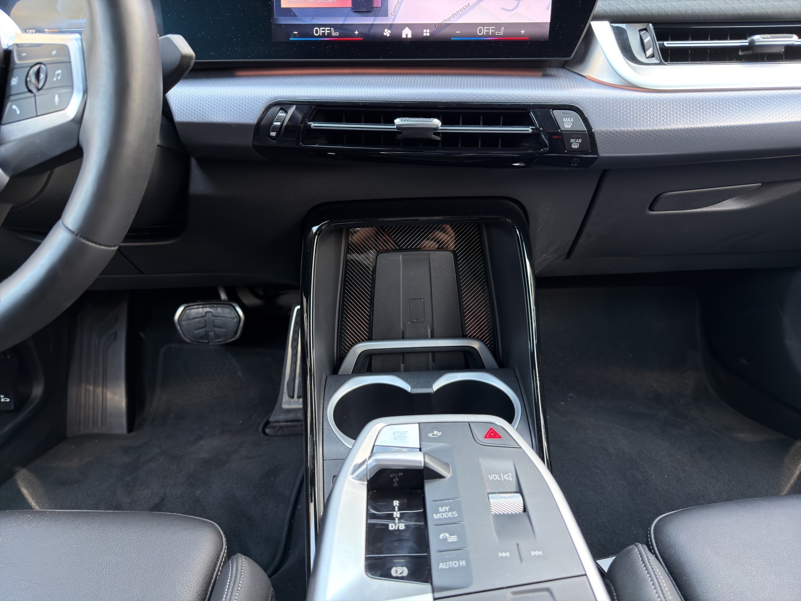 BMW iX2 30 xDrive-image-18