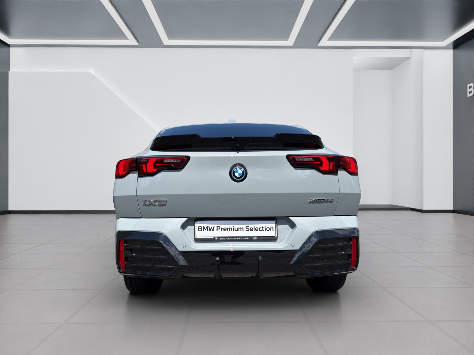 BMW iX2 30 xDrive-image-4