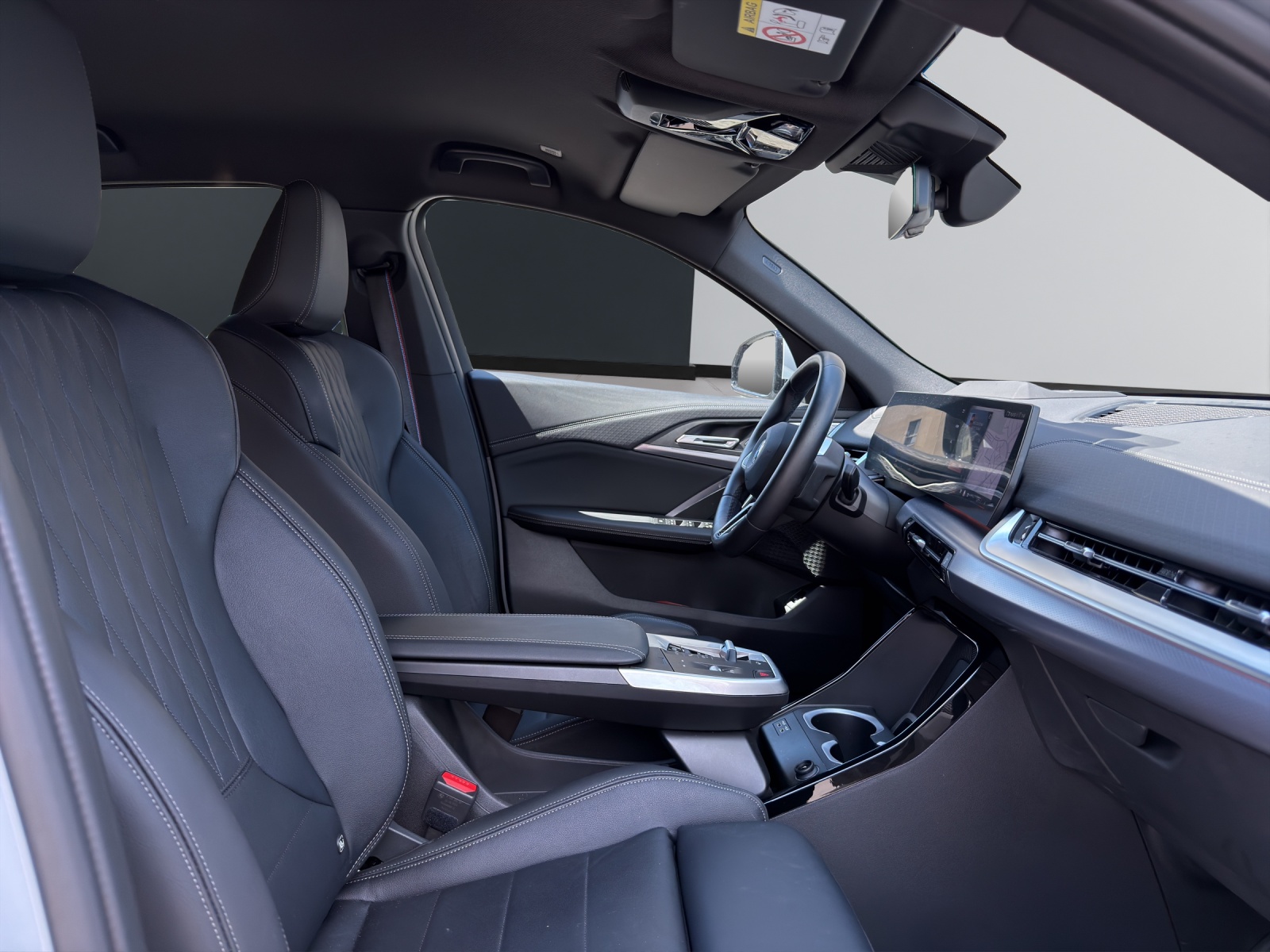 BMW iX2 30 xDrive-image-14